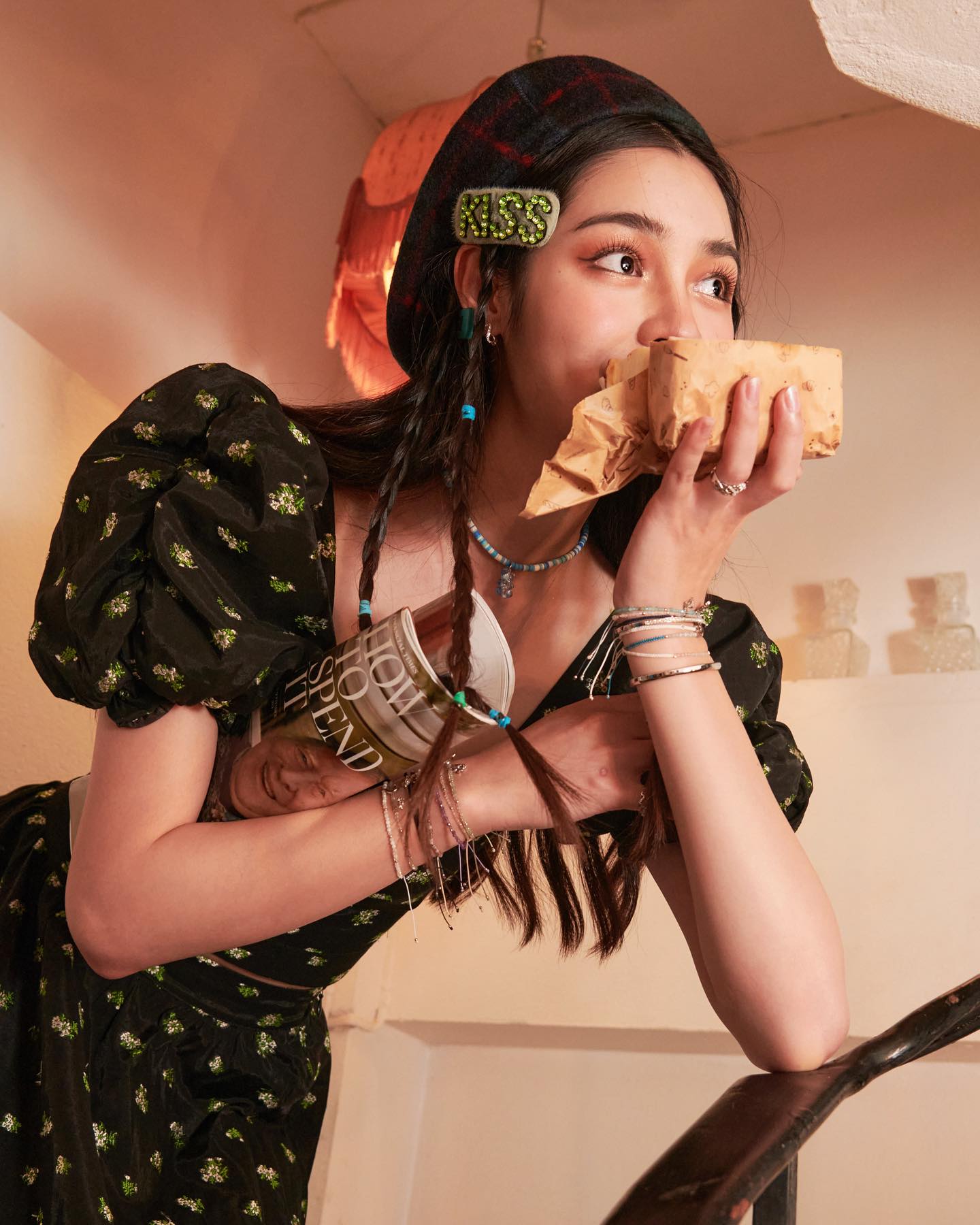 มิ้นท์ - รัญชน์รวี เอื้อกูลวราวัตร