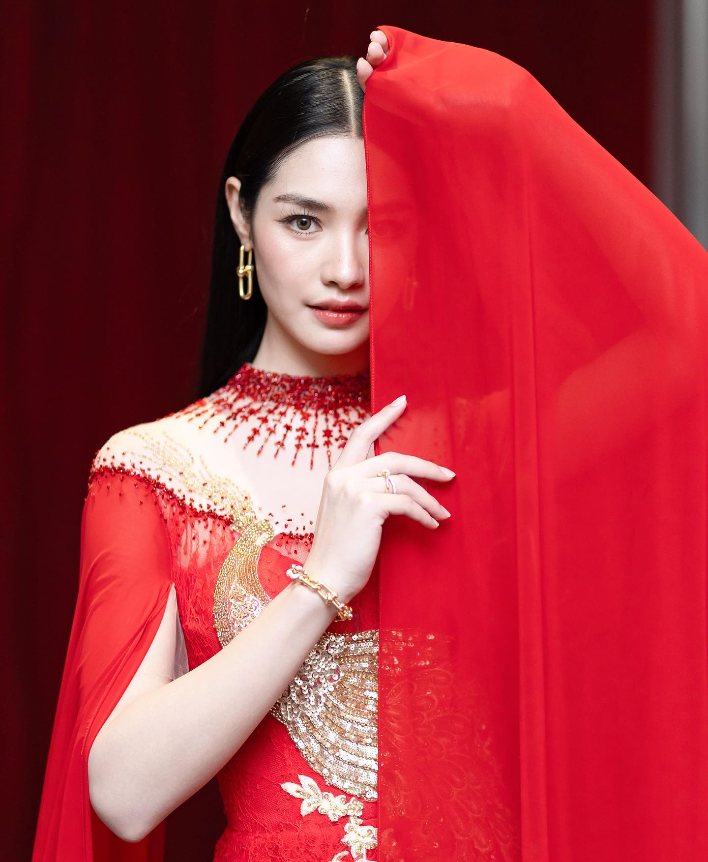 มิ้นท์ - รัญชน์รวี เอื้อกูลวราวัตร