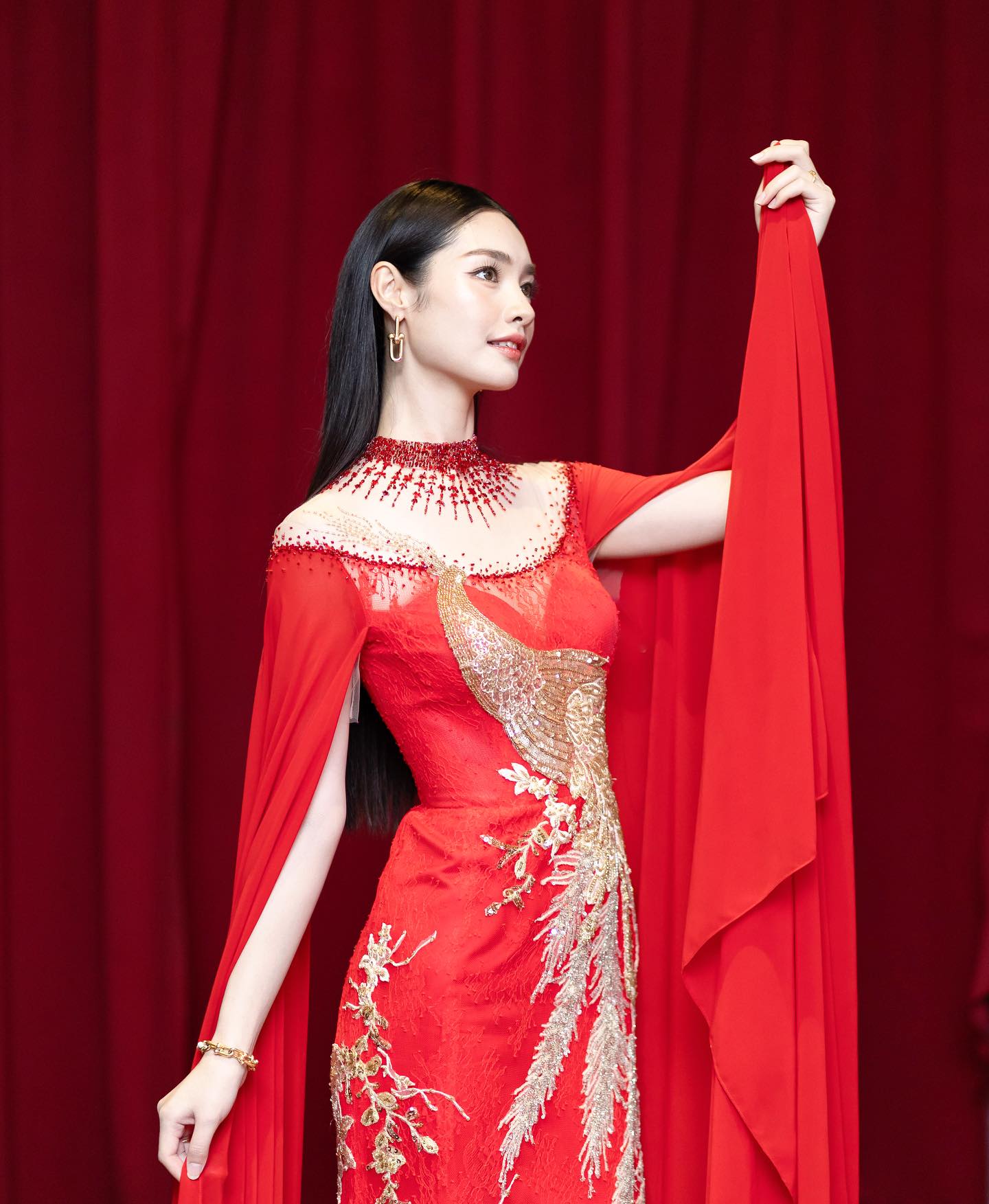 มิ้นท์ - รัญชน์รวี เอื้อกูลวราวัตร