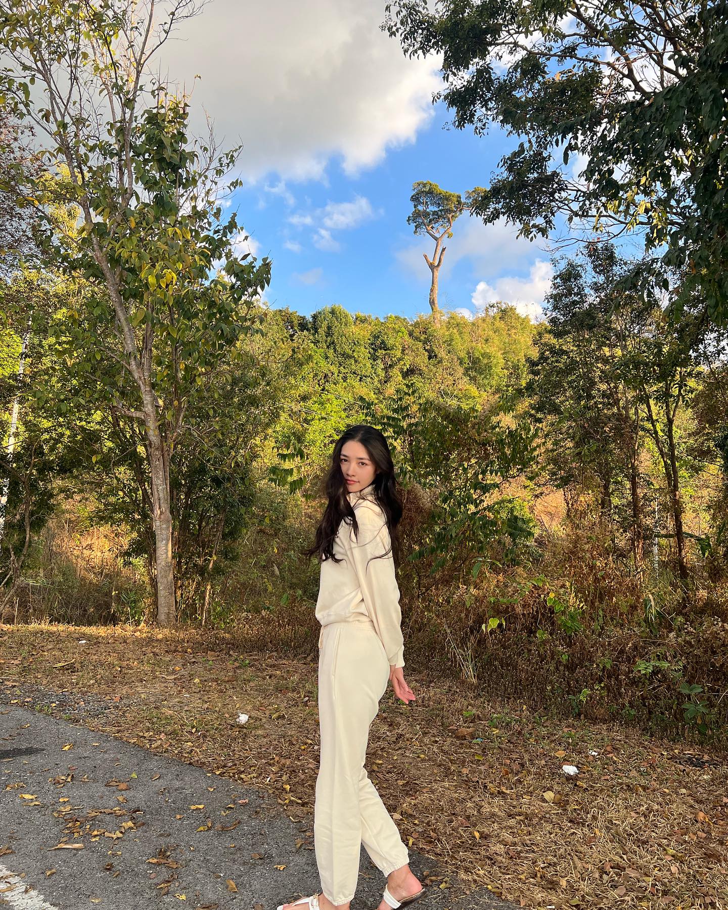 มิ้นท์ - รัญชน์รวี เอื้อกูลวราวัตร