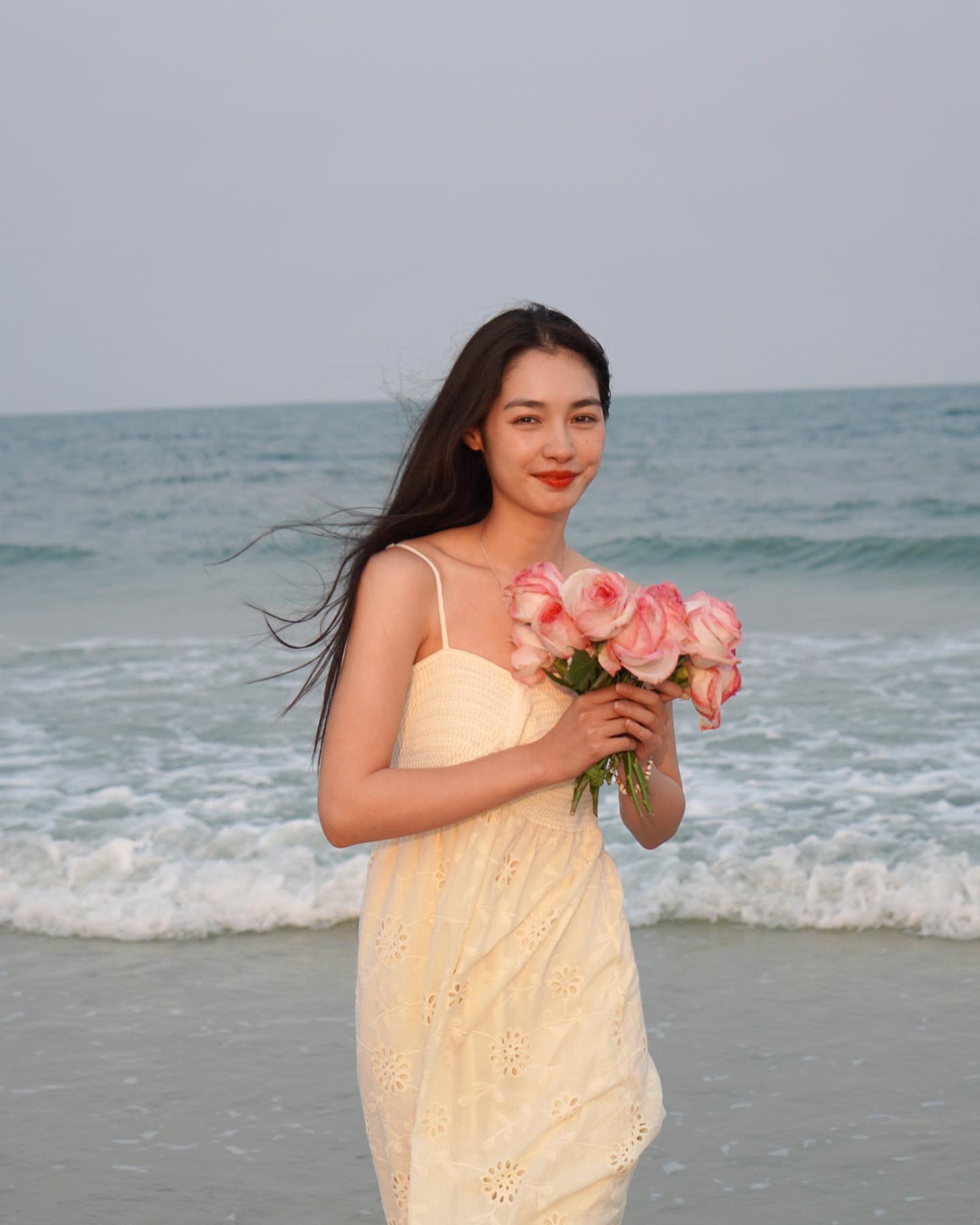 มิ้นท์ - รัญชน์รวี เอื้อกูลวราวัตร