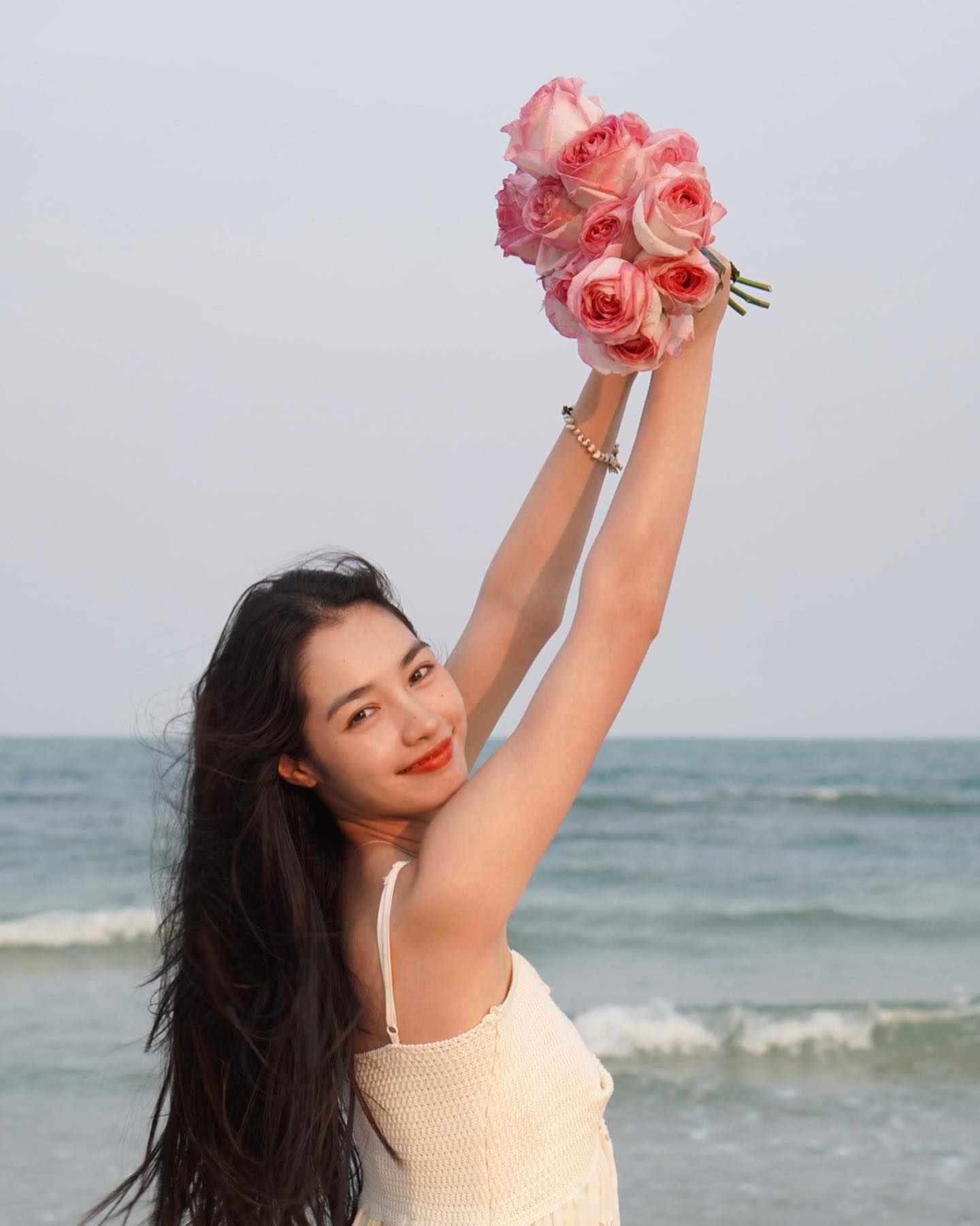 มิ้นท์ - รัญชน์รวี เอื้อกูลวราวัตร