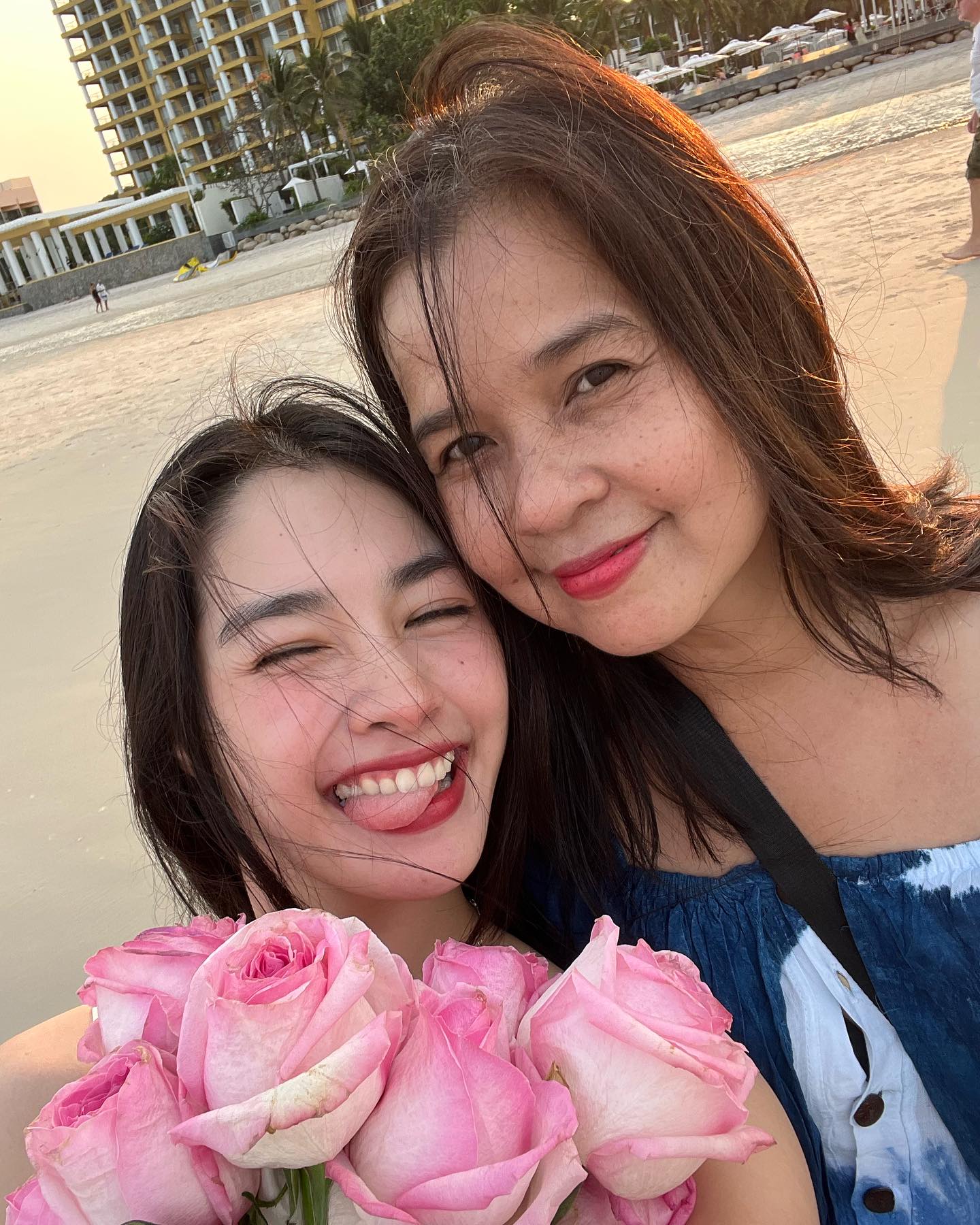 มิ้นท์ - รัญชน์รวี เอื้อกูลวราวัตร