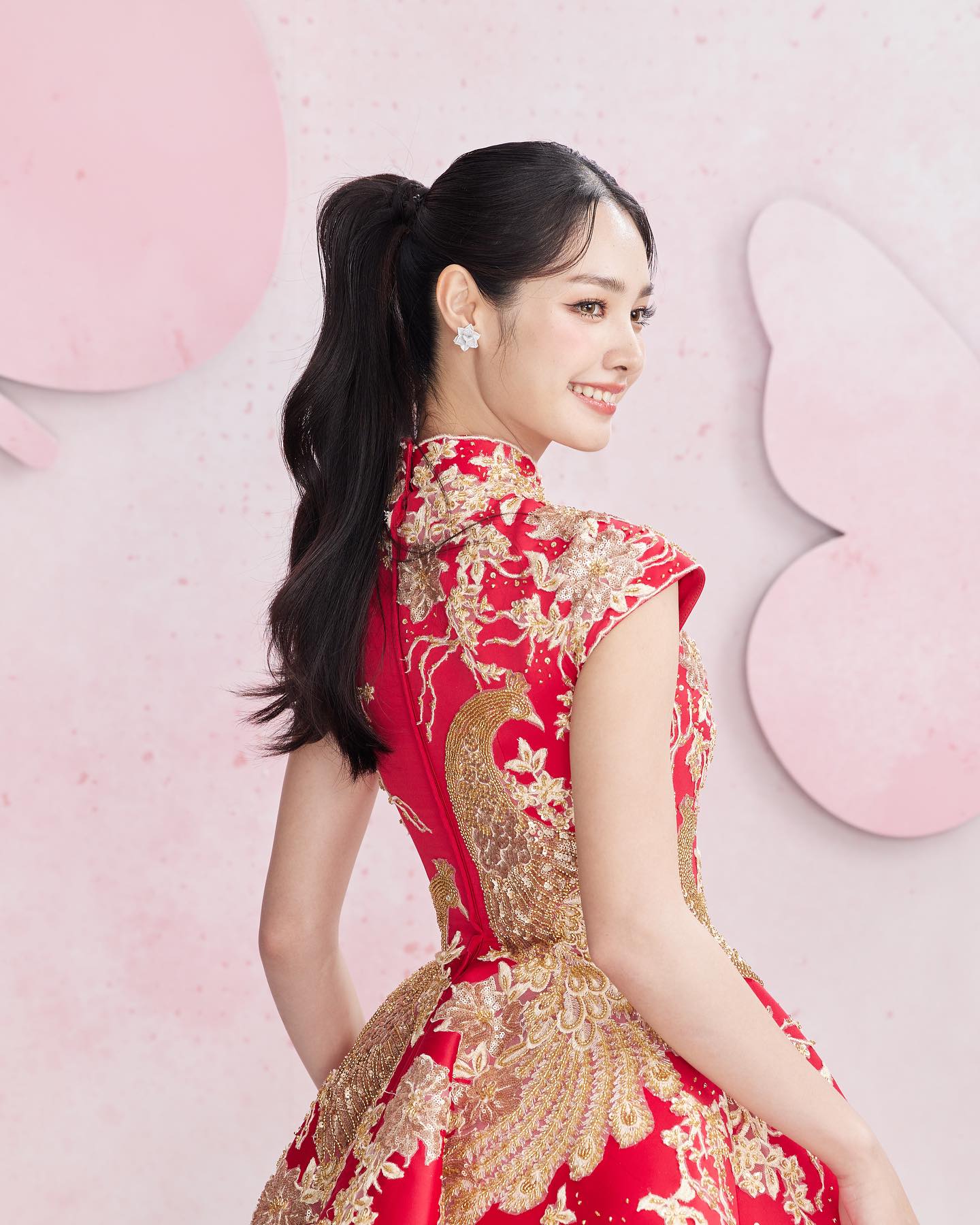 มิ้นท์ - รัญชน์รวี เอื้อกูลวราวัตร