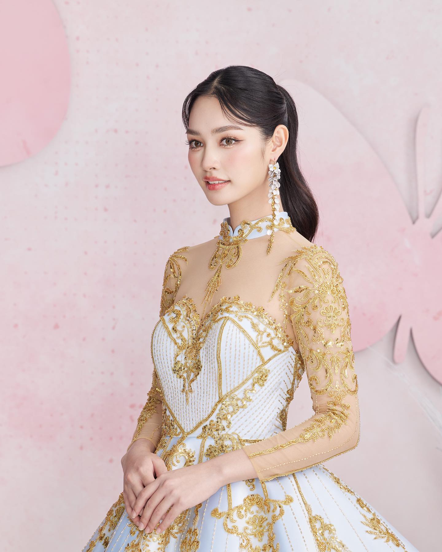 มิ้นท์ - รัญชน์รวี เอื้อกูลวราวัตร
