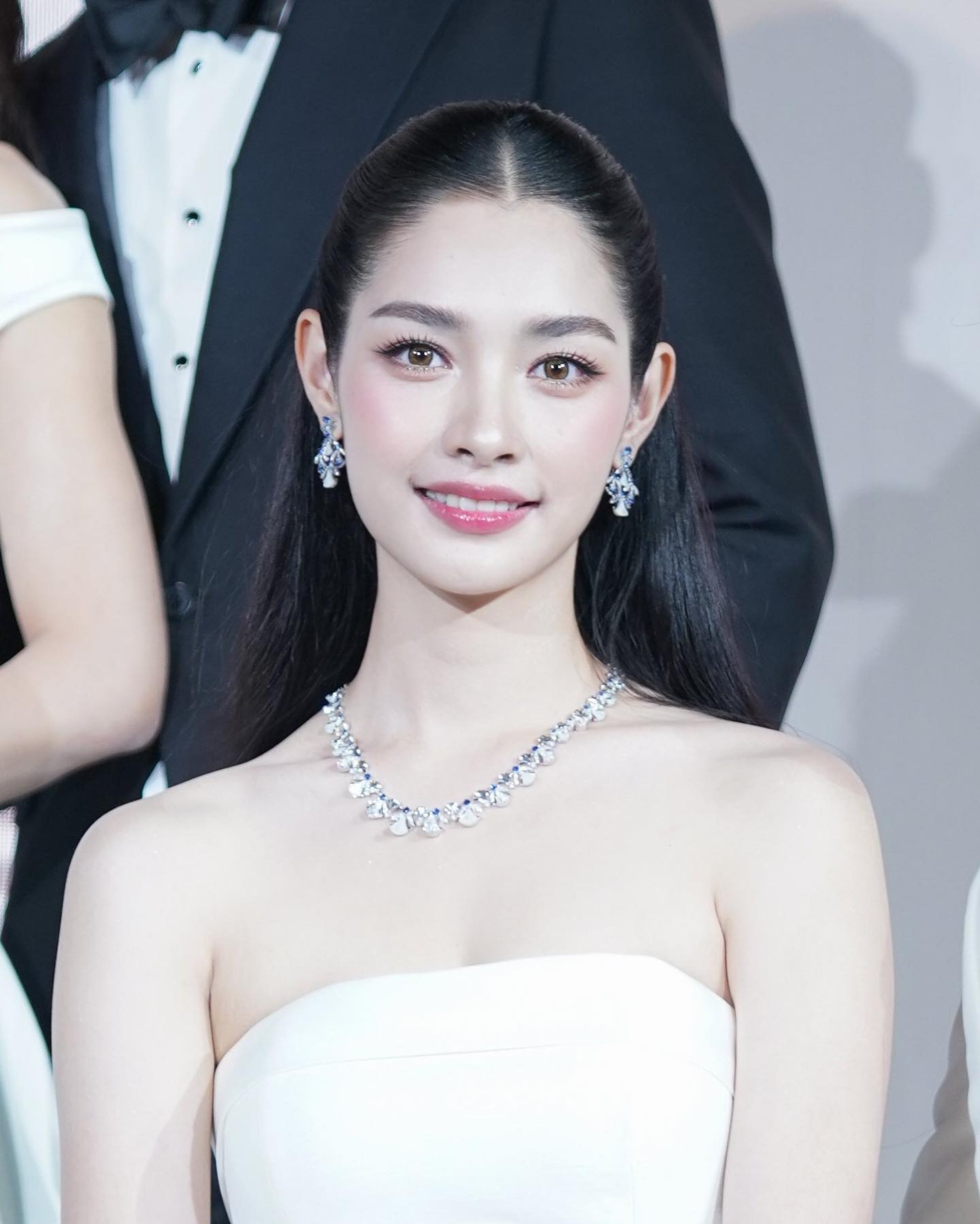 มิ้นท์ - รัญชน์รวี เอื้อกูลวราวัตร
