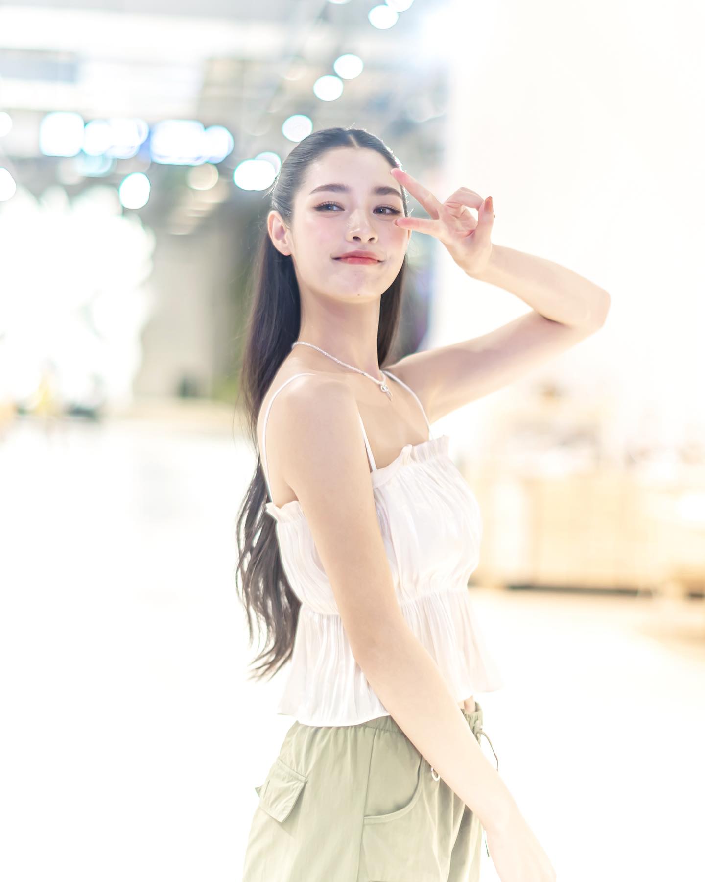 มิ้นท์ - รัญชน์รวี เอื้อกูลวราวัตร