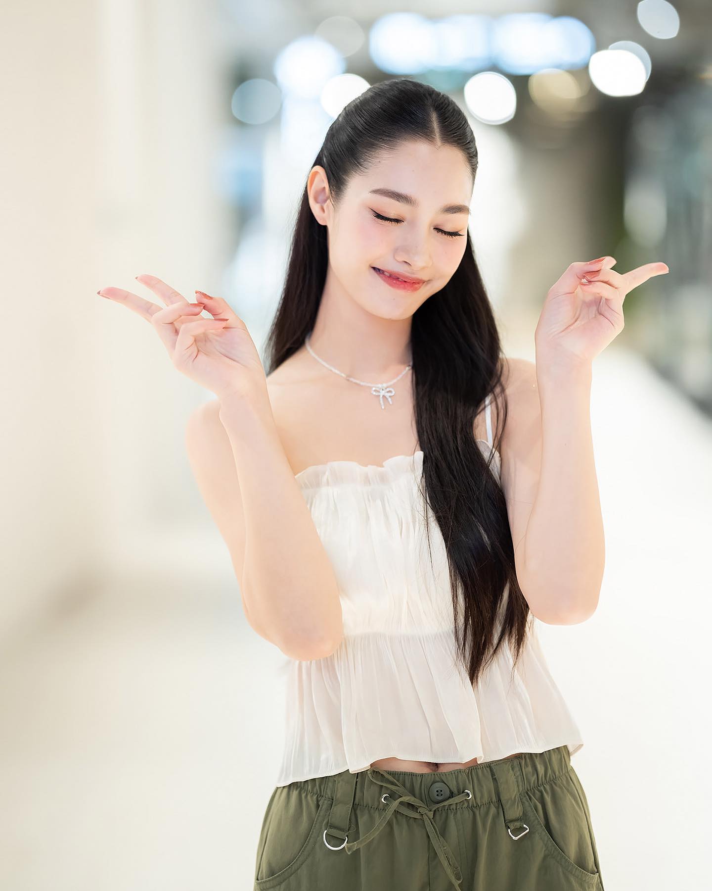 มิ้นท์ - รัญชน์รวี เอื้อกูลวราวัตร