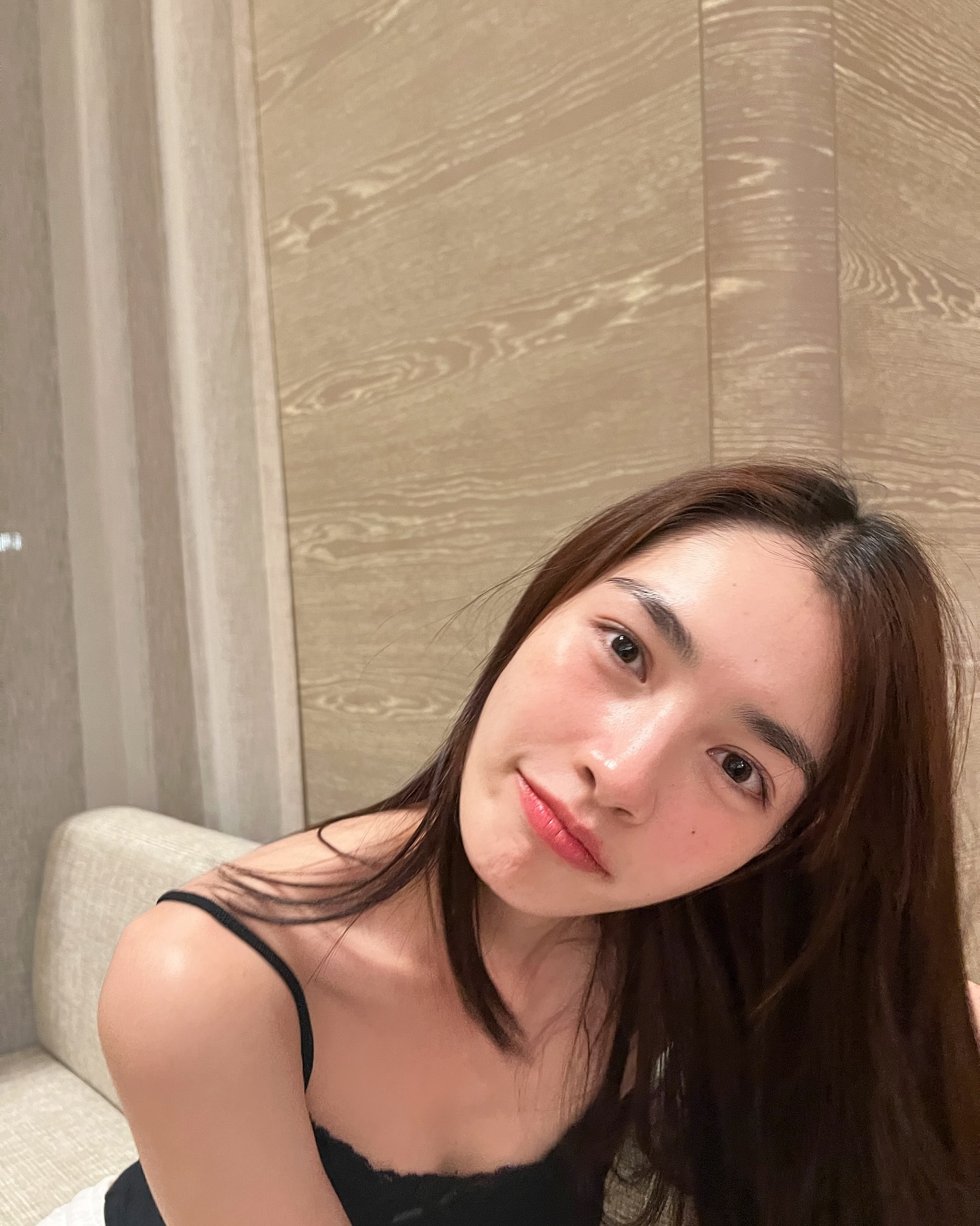 มิ้นท์ - รัญชน์รวี เอื้อกูลวราวัตร