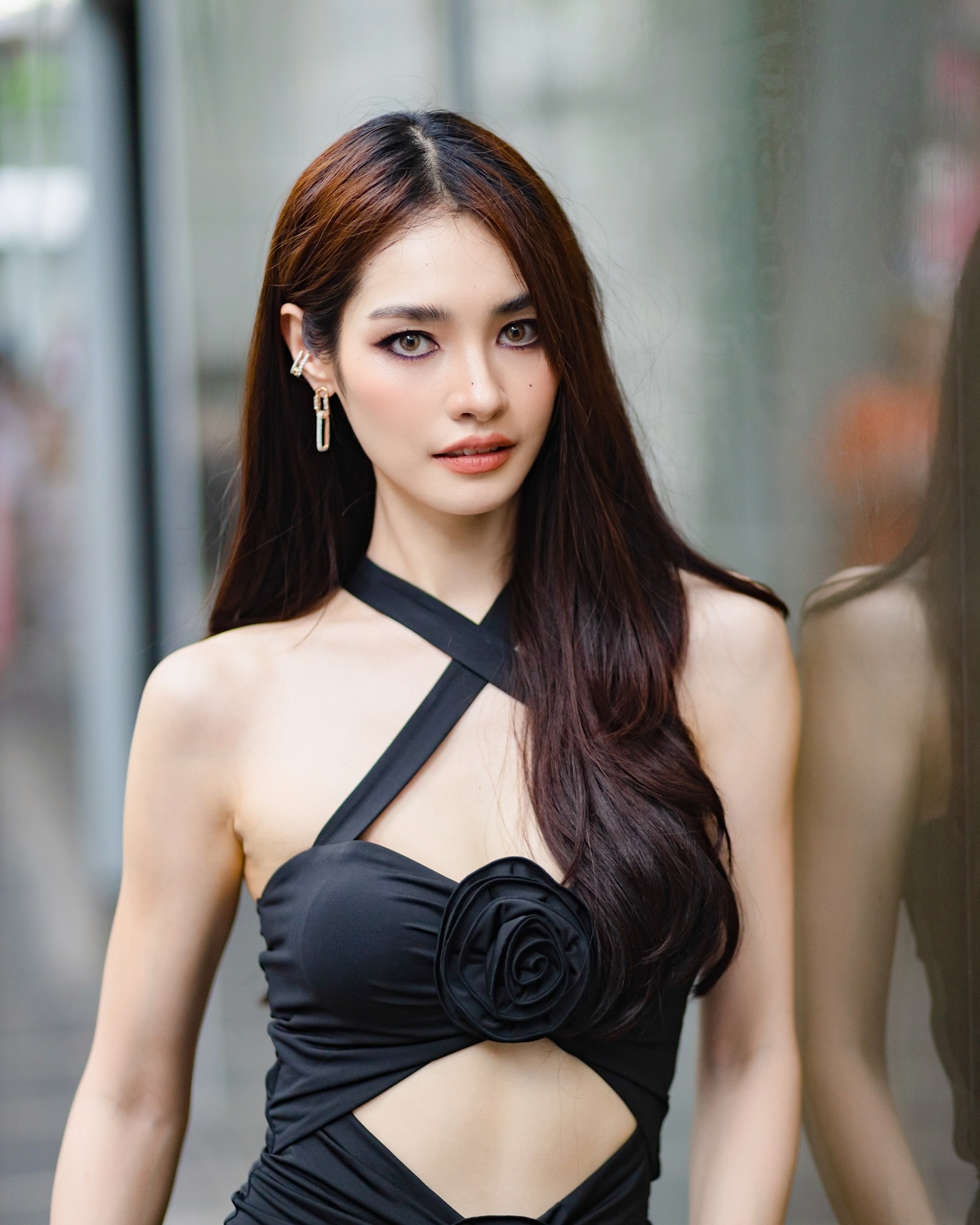 มิ้นท์ - รัญชน์รวี เอื้อกูลวราวัตร