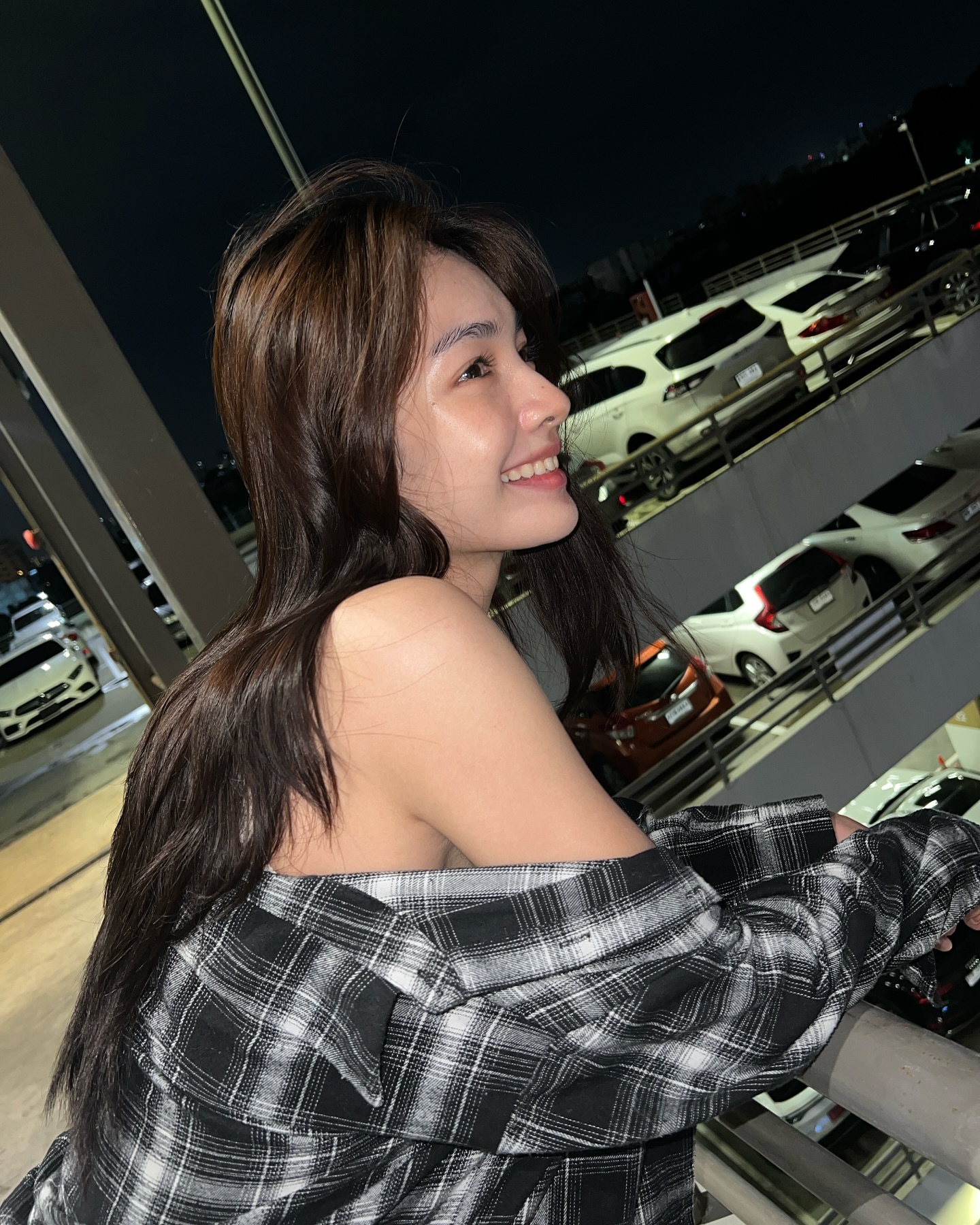 มิ้นท์ - รัญชน์รวี เอื้อกูลวราวัตร