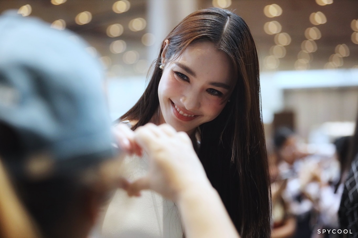 มิ้นท์ - รัญชน์รวี เอื้อกูลวราวัตร