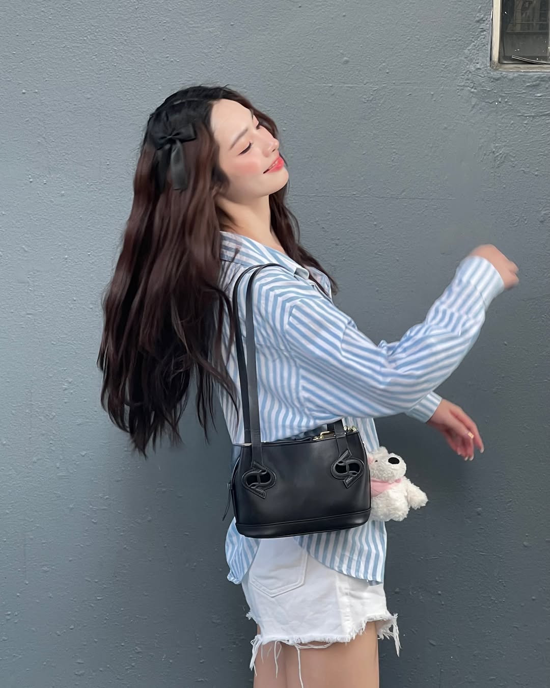 มิ้นท์ - รัญชน์รวี เอื้อกูลวราวัตร