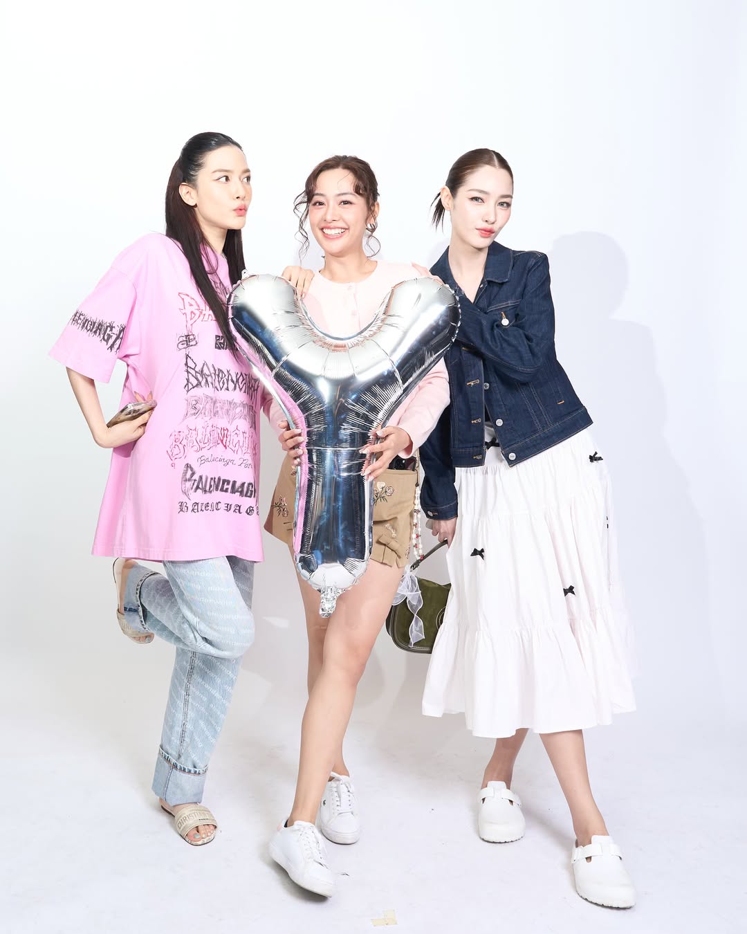 มิ้นท์ - รัญชน์รวี เอื้อกูลวราวัตร