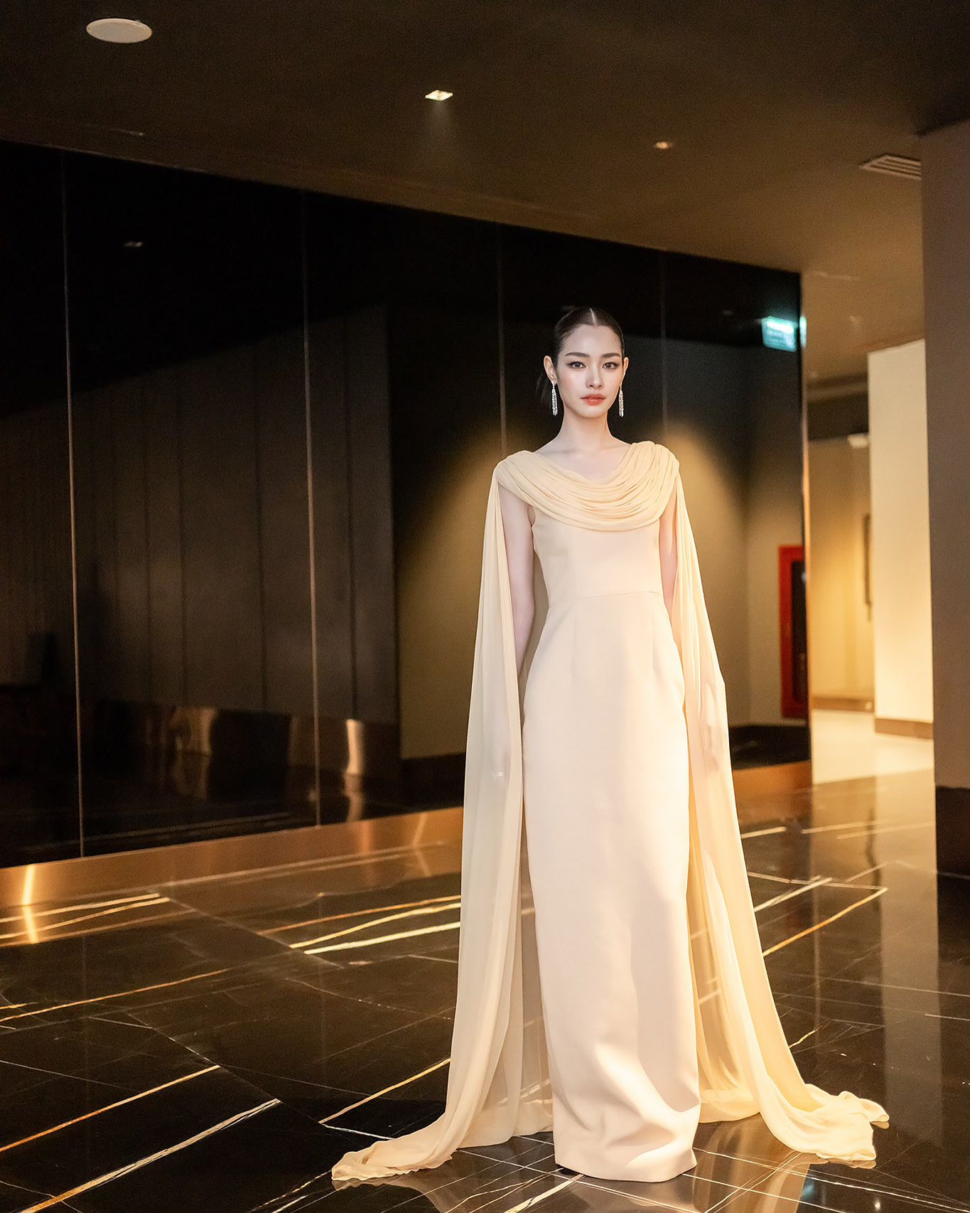 มิ้นท์ - รัญชน์รวี เอื้อกูลวราวัตร