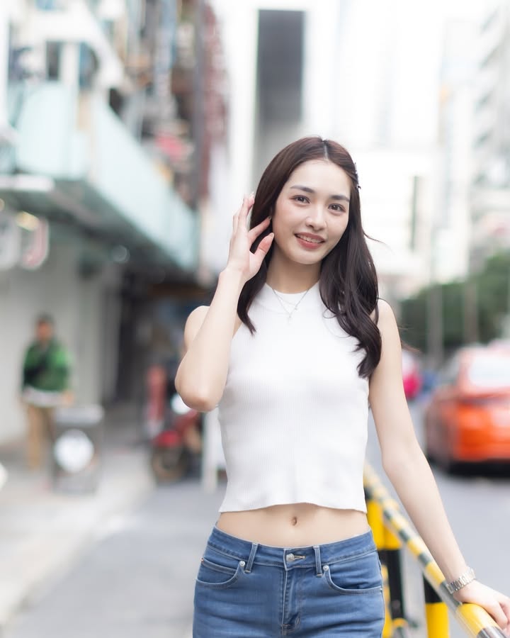 มิ้นท์ - รัญชน์รวี เอื้อกูลวราวัตร