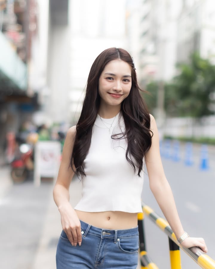 มิ้นท์ - รัญชน์รวี เอื้อกูลวราวัตร