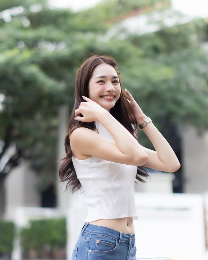 มิ้นท์ - รัญชน์รวี เอื้อกูลวราวัตร