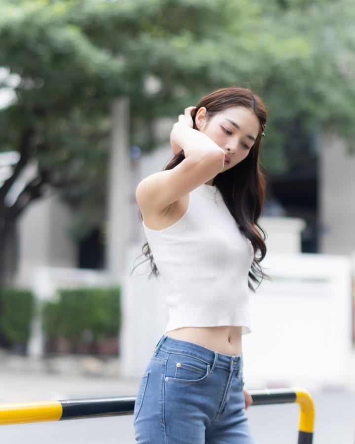 มิ้นท์ - รัญชน์รวี เอื้อกูลวราวัตร