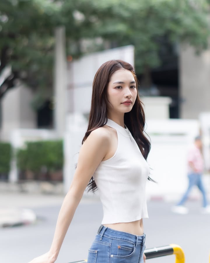 มิ้นท์ - รัญชน์รวี เอื้อกูลวราวัตร