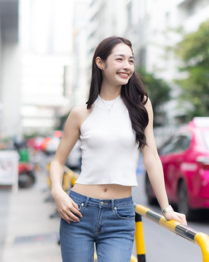 มิ้นท์ - รัญชน์รวี เอื้อกูลวราวัตร