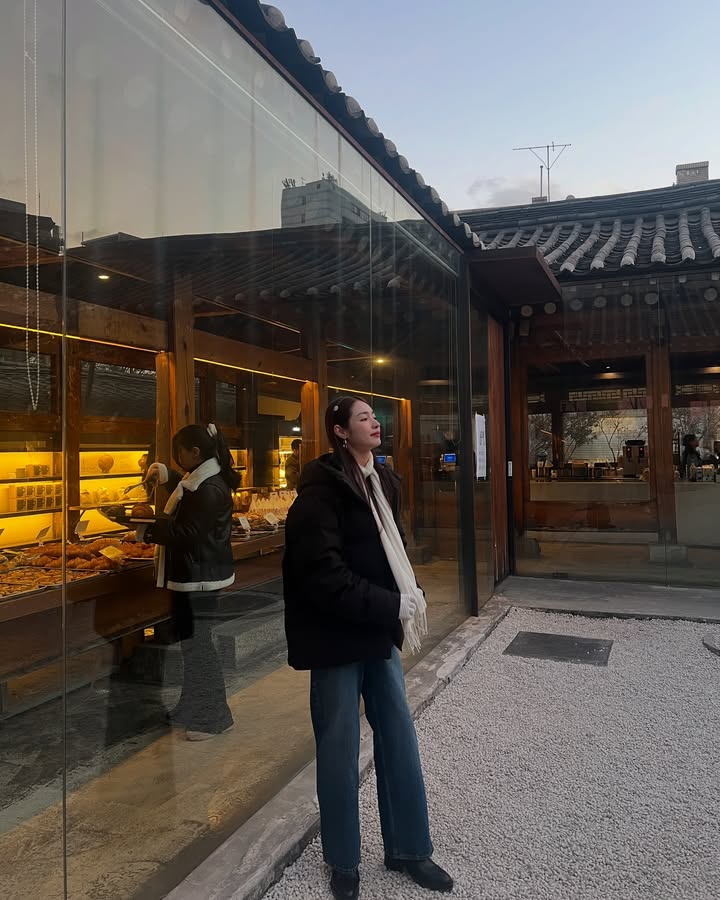 มิ้นท์ - รัญชน์รวี เอื้อกูลวราวัตร