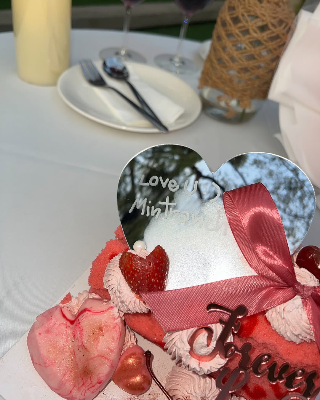 มิ้นท์ - รัญชน์รวี เอื้อกูลวราวัตร