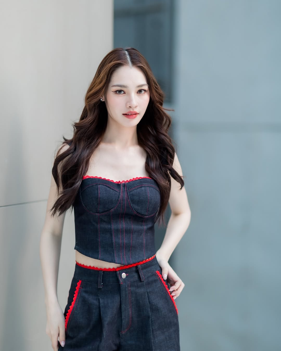 มิ้นท์ - รัญชน์รวี เอื้อกูลวราวัตร