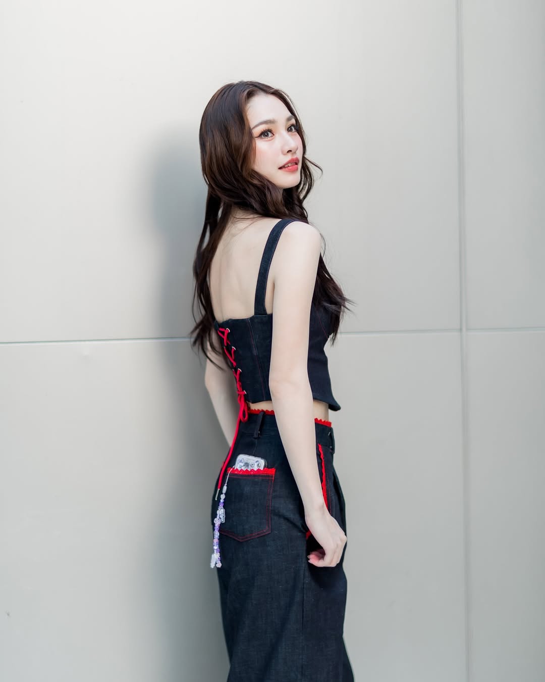 มิ้นท์ - รัญชน์รวี เอื้อกูลวราวัตร