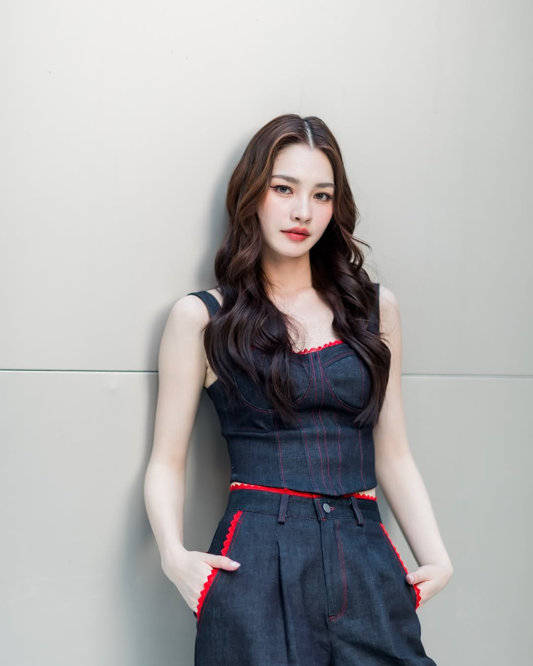 มิ้นท์ - รัญชน์รวี เอื้อกูลวราวัตร