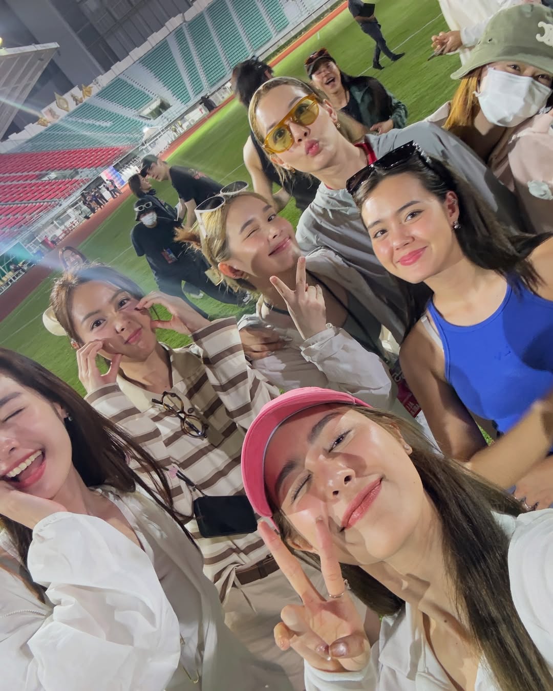 มิ้นท์ - รัญชน์รวี เอื้อกูลวราวัตร