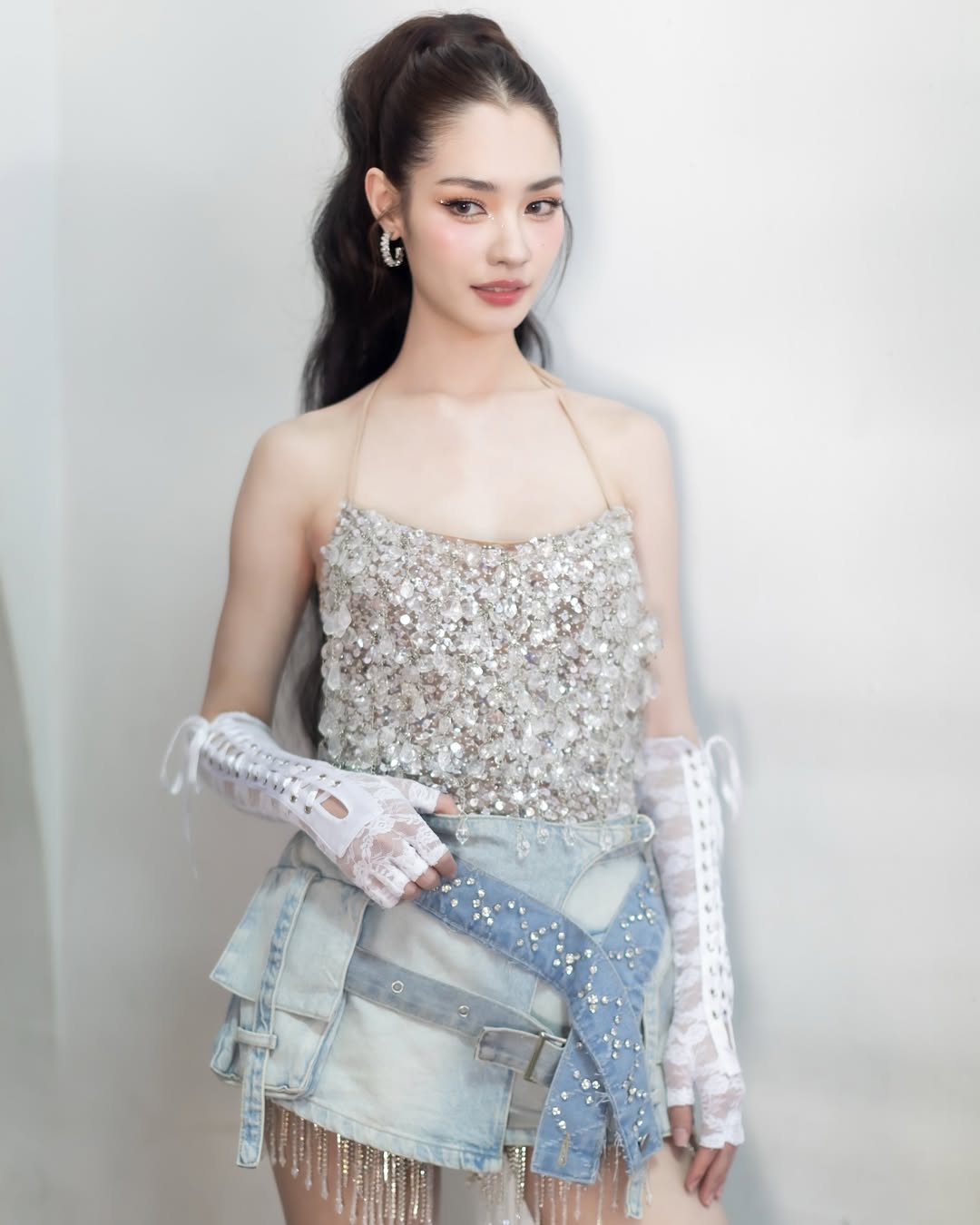 มิ้นท์ - รัญชน์รวี เอื้อกูลวราวัตร
