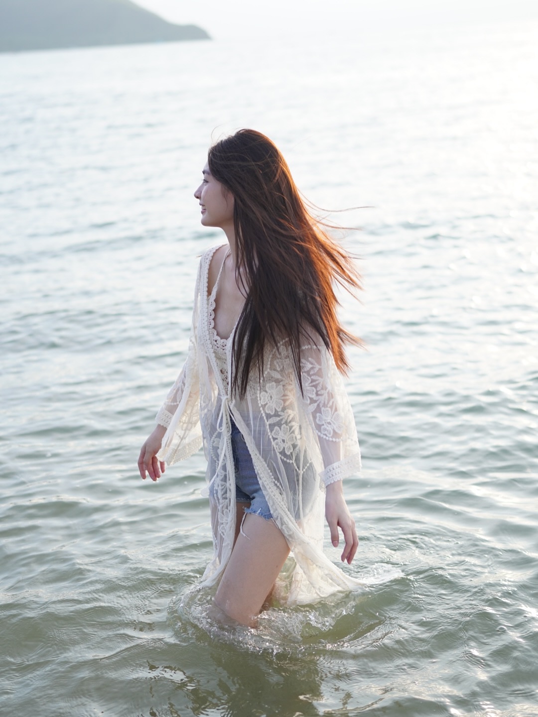 มิ้นท์ - รัญชน์รวี เอื้อกูลวราวัตร
