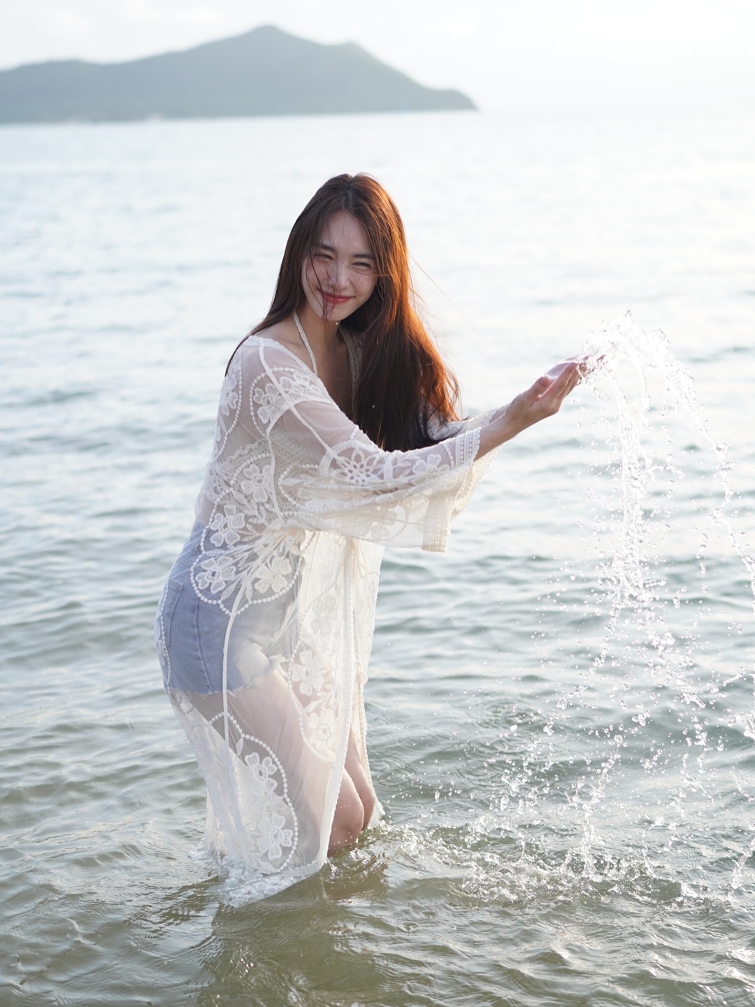 มิ้นท์ - รัญชน์รวี เอื้อกูลวราวัตร