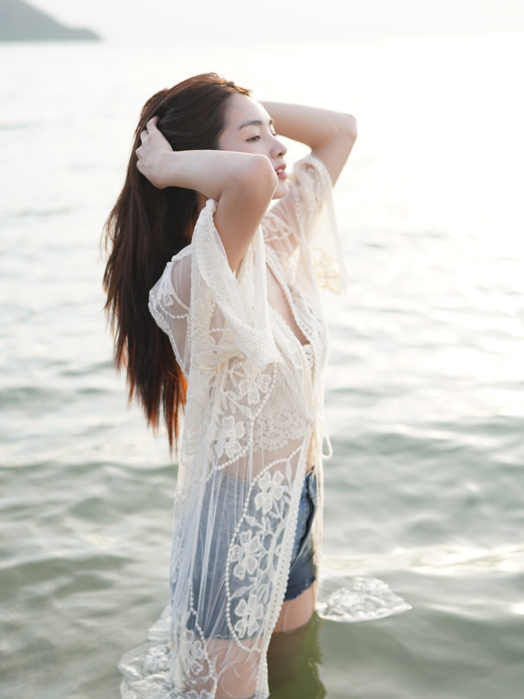 มิ้นท์ - รัญชน์รวี เอื้อกูลวราวัตร