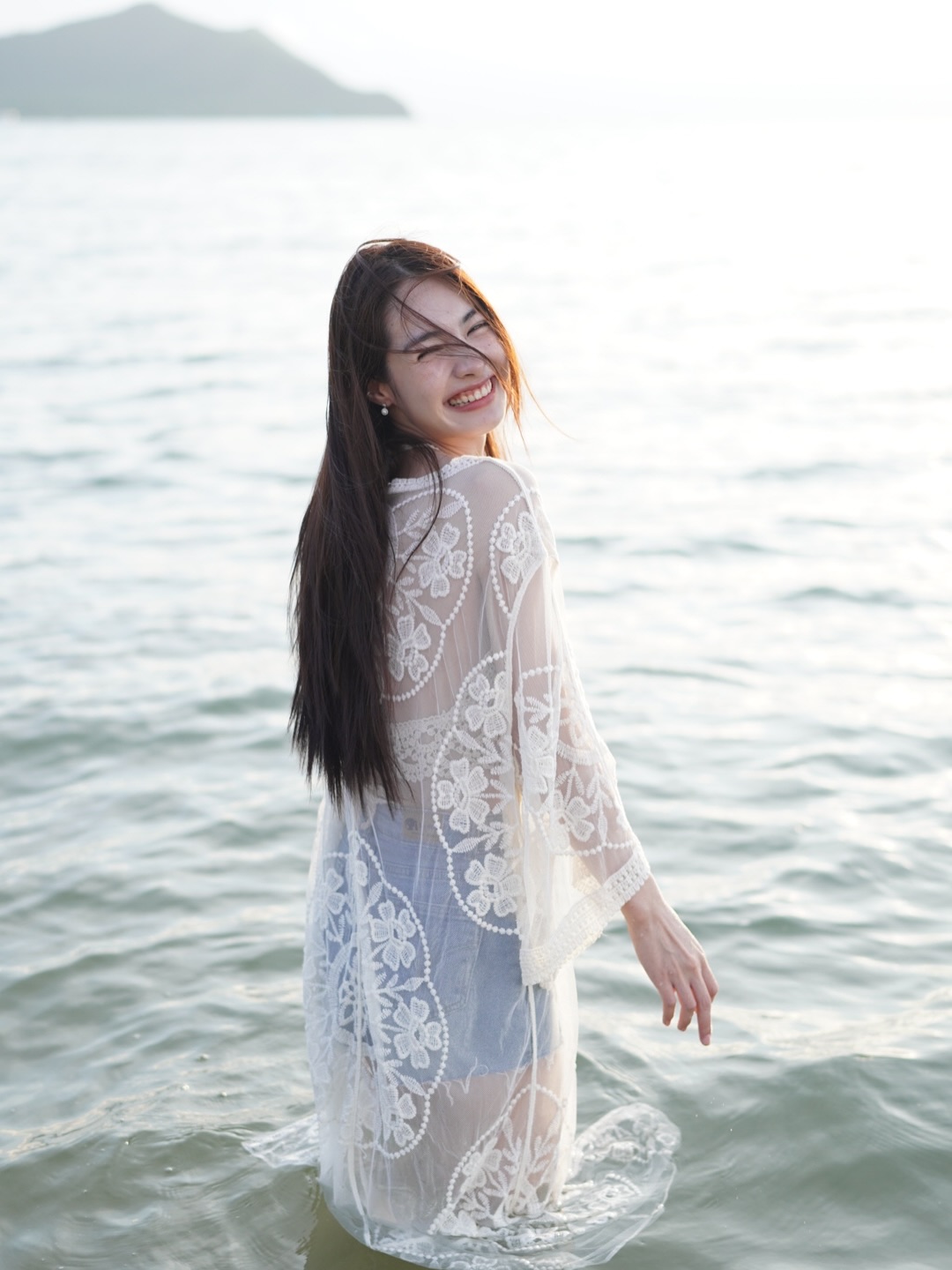 มิ้นท์ - รัญชน์รวี เอื้อกูลวราวัตร