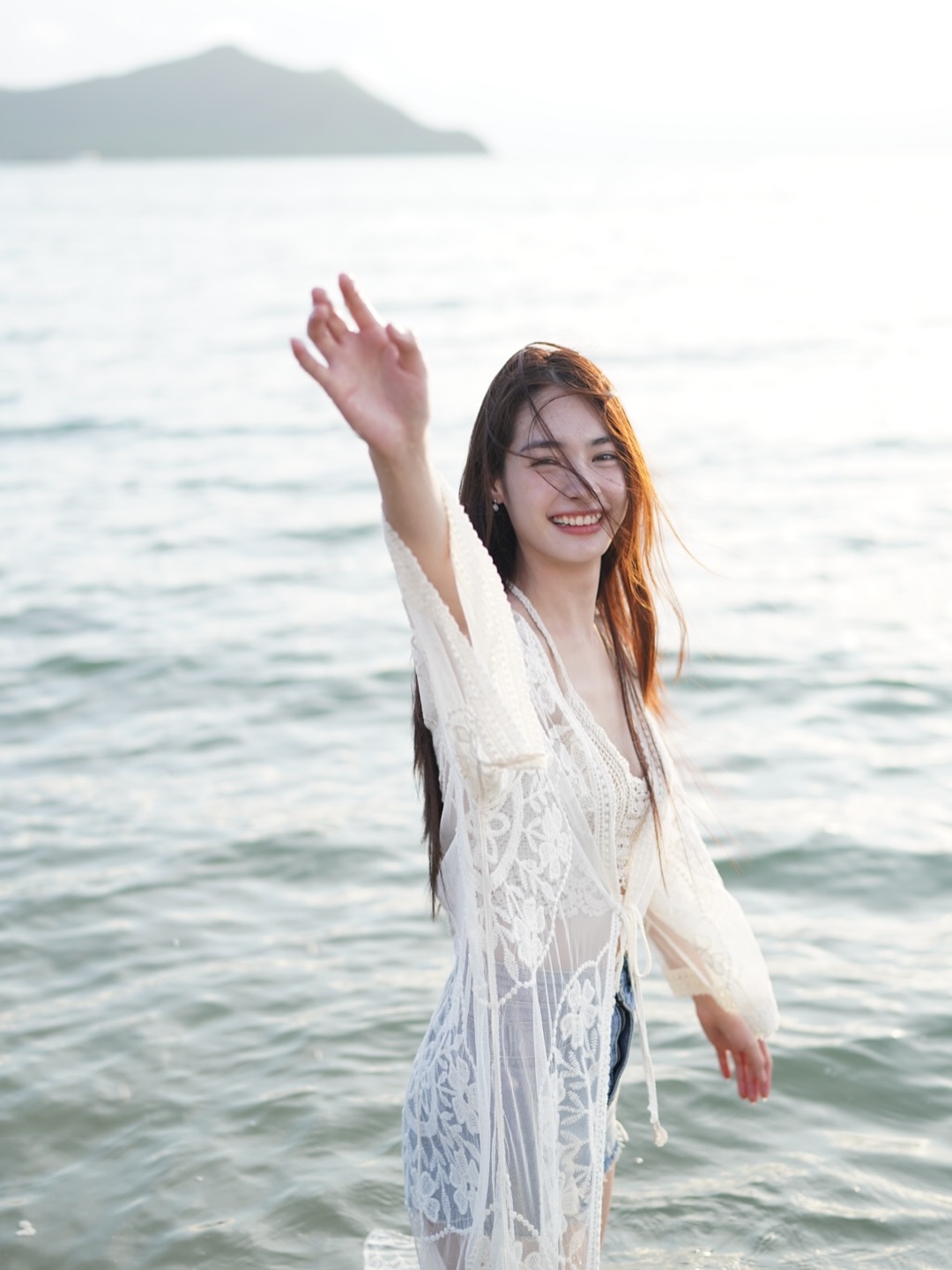 มิ้นท์ - รัญชน์รวี เอื้อกูลวราวัตร