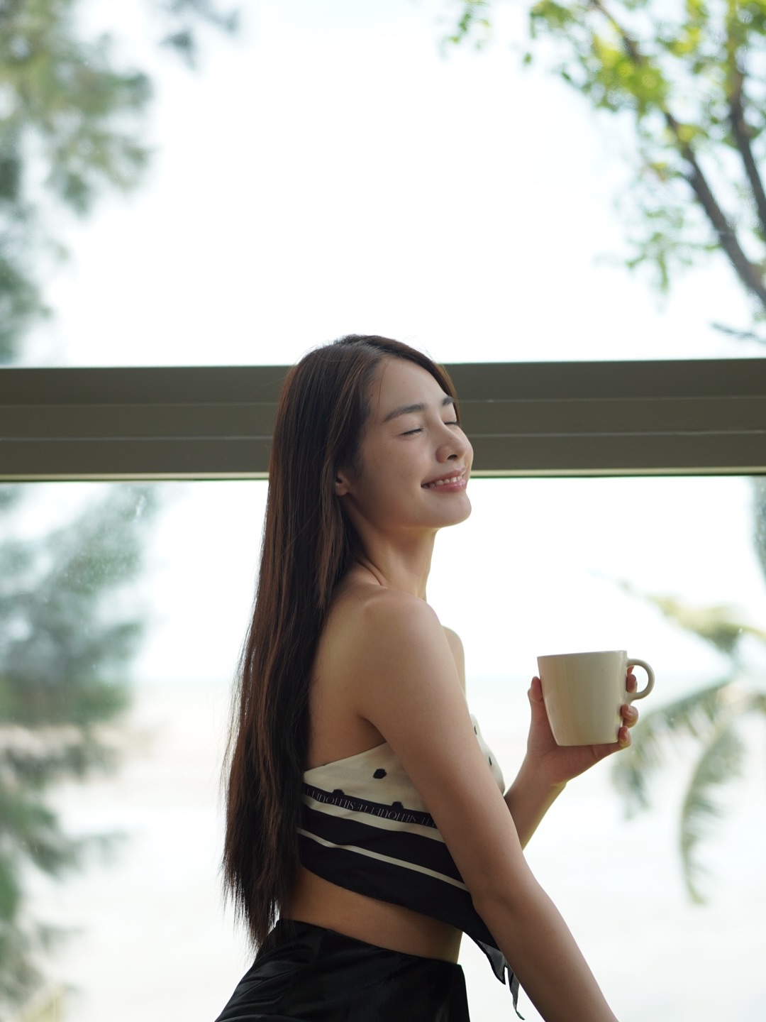 มิ้นท์ - รัญชน์รวี เอื้อกูลวราวัตร