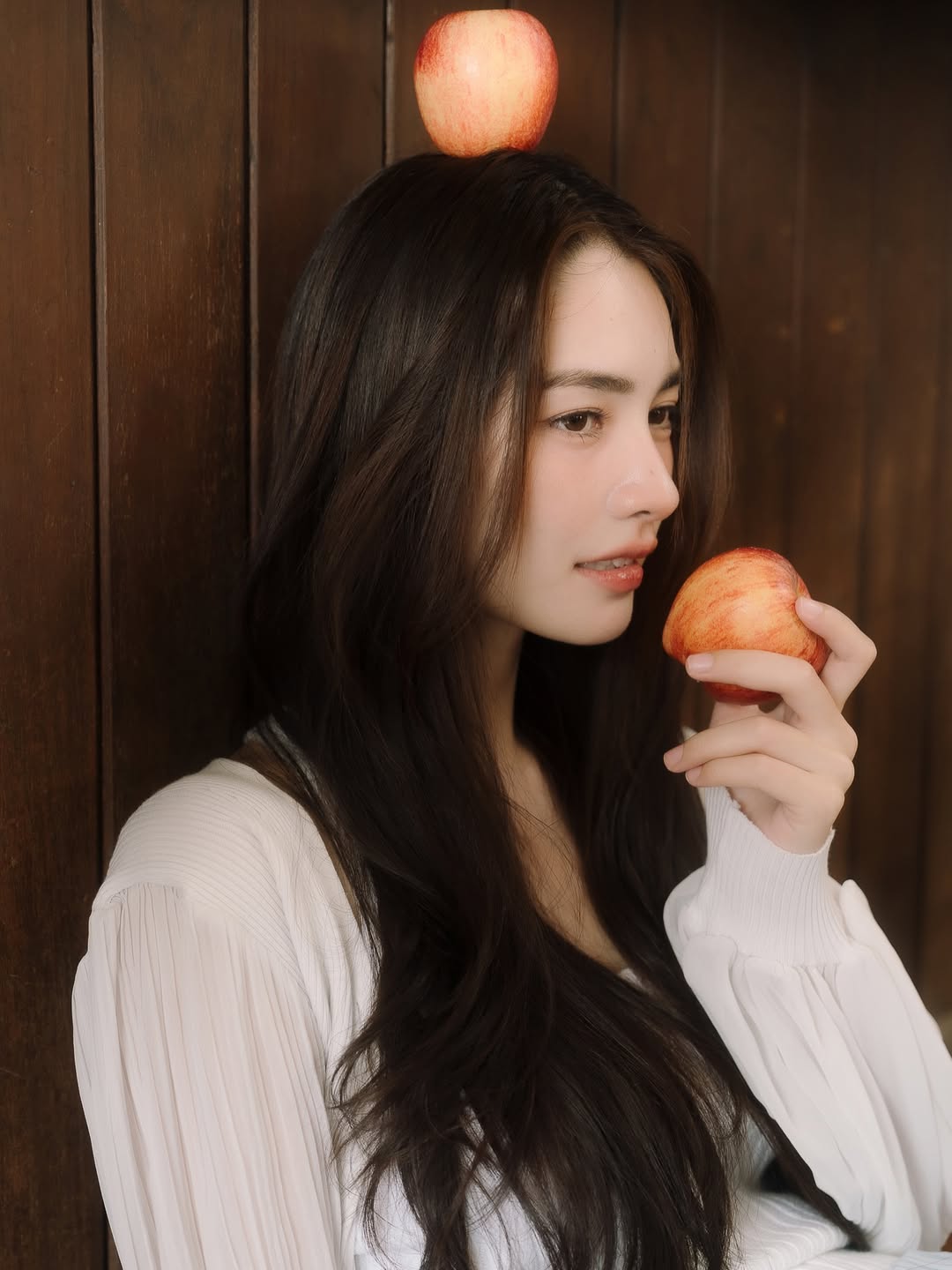 มิ้นท์ - รัญชน์รวี เอื้อกูลวราวัตร