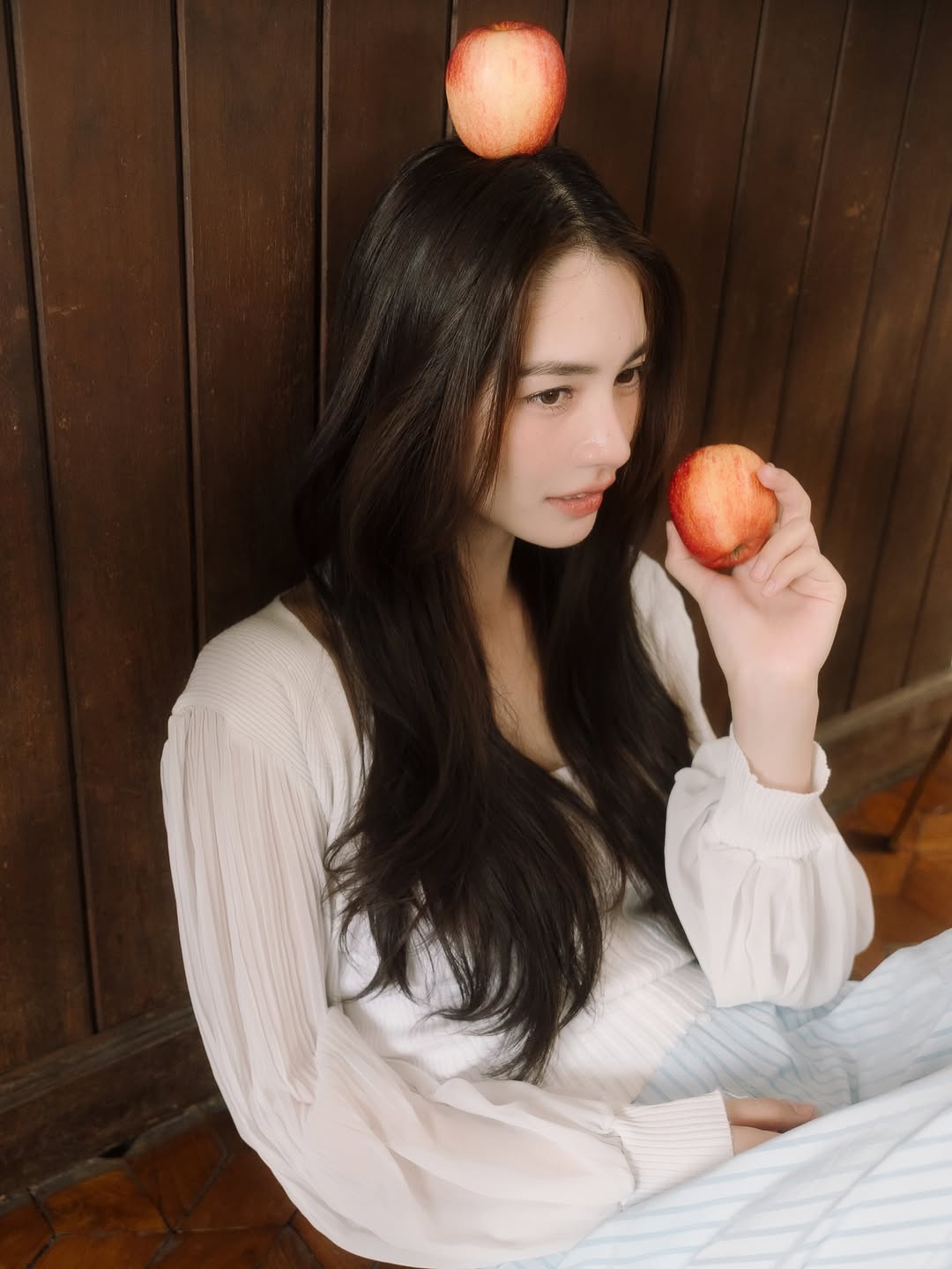 มิ้นท์ - รัญชน์รวี เอื้อกูลวราวัตร