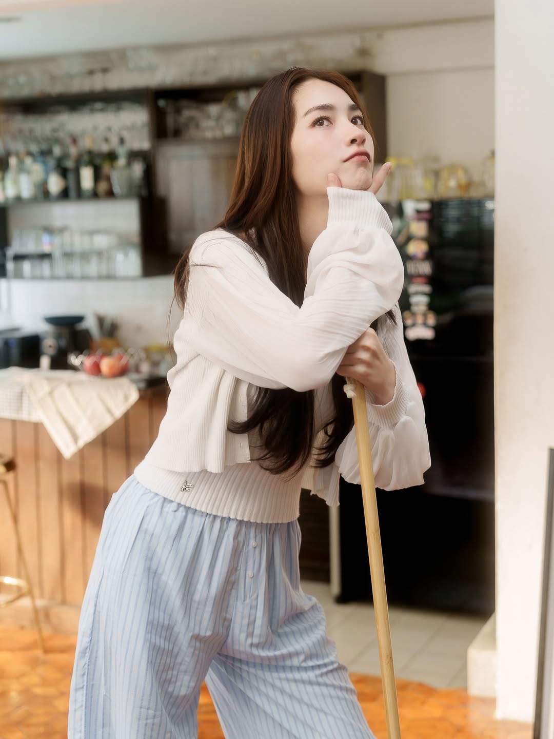 มิ้นท์ - รัญชน์รวี เอื้อกูลวราวัตร