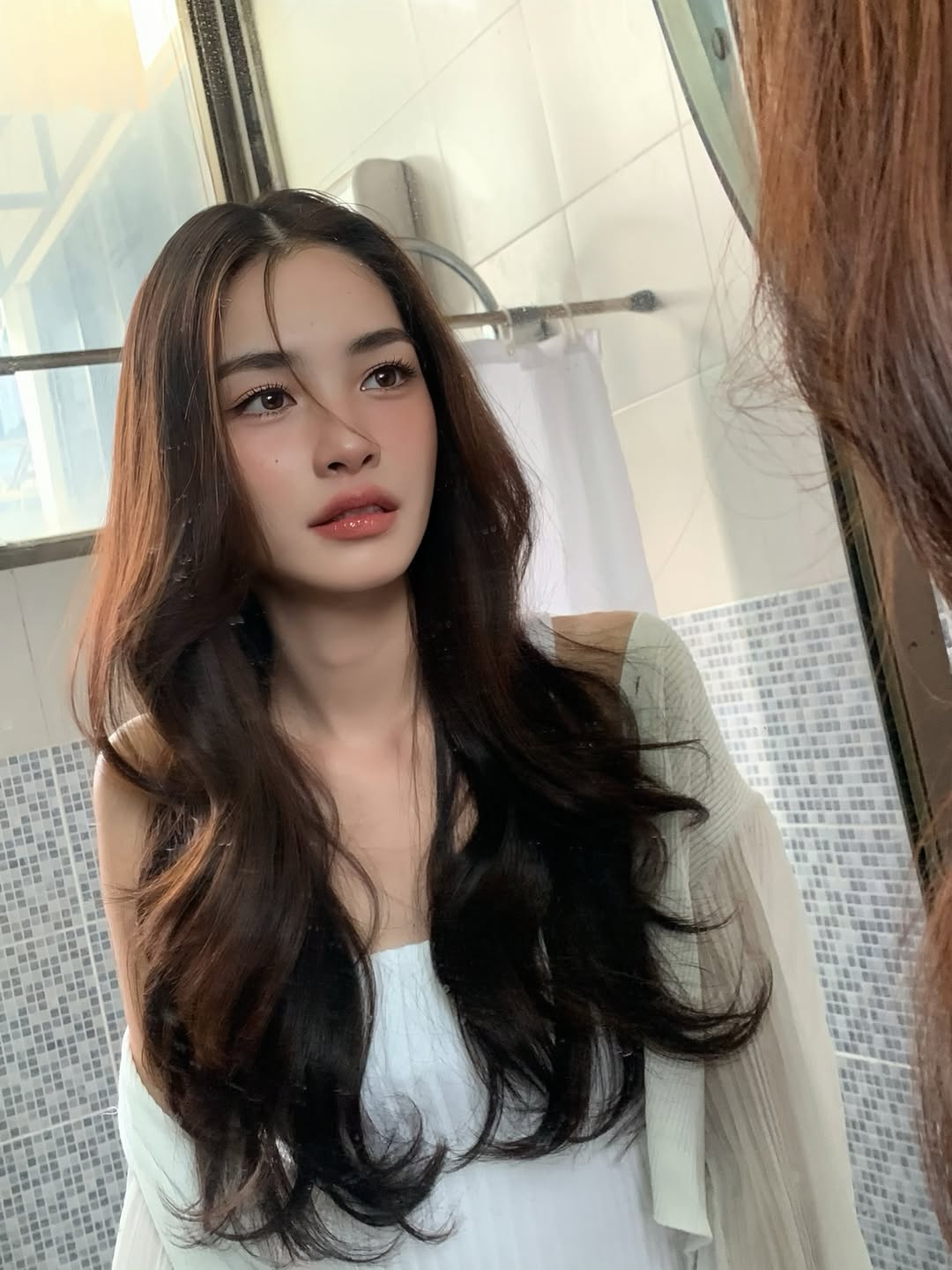 มิ้นท์ - รัญชน์รวี เอื้อกูลวราวัตร