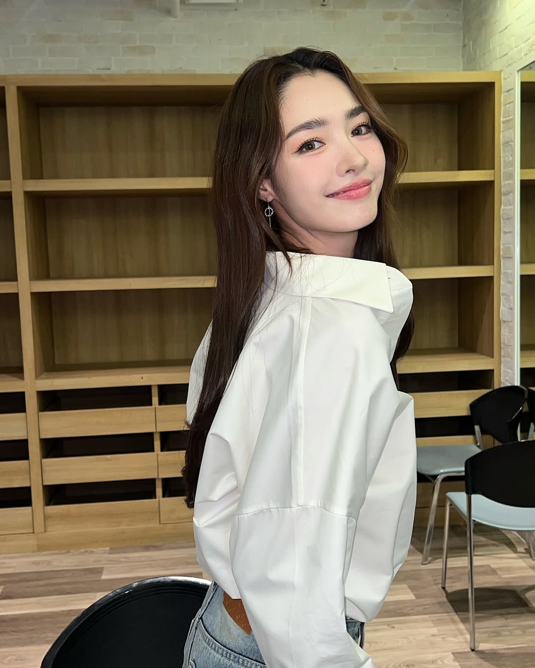 มิ้นท์ - รัญชน์รวี เอื้อกูลวราวัตร