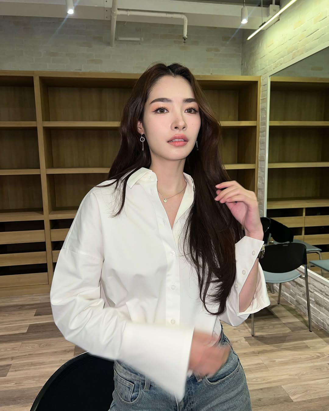 มิ้นท์ - รัญชน์รวี เอื้อกูลวราวัตร