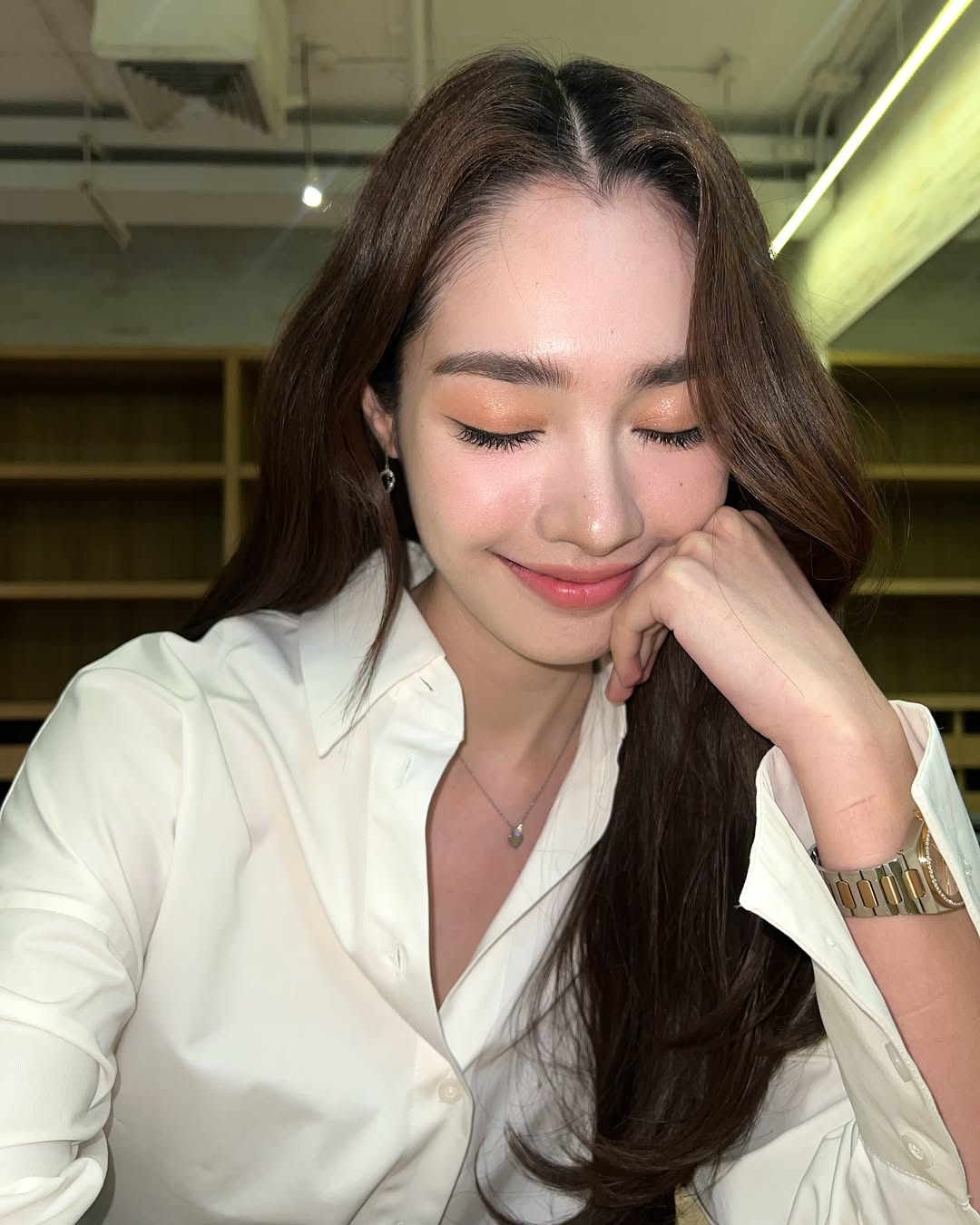 มิ้นท์ - รัญชน์รวี เอื้อกูลวราวัตร