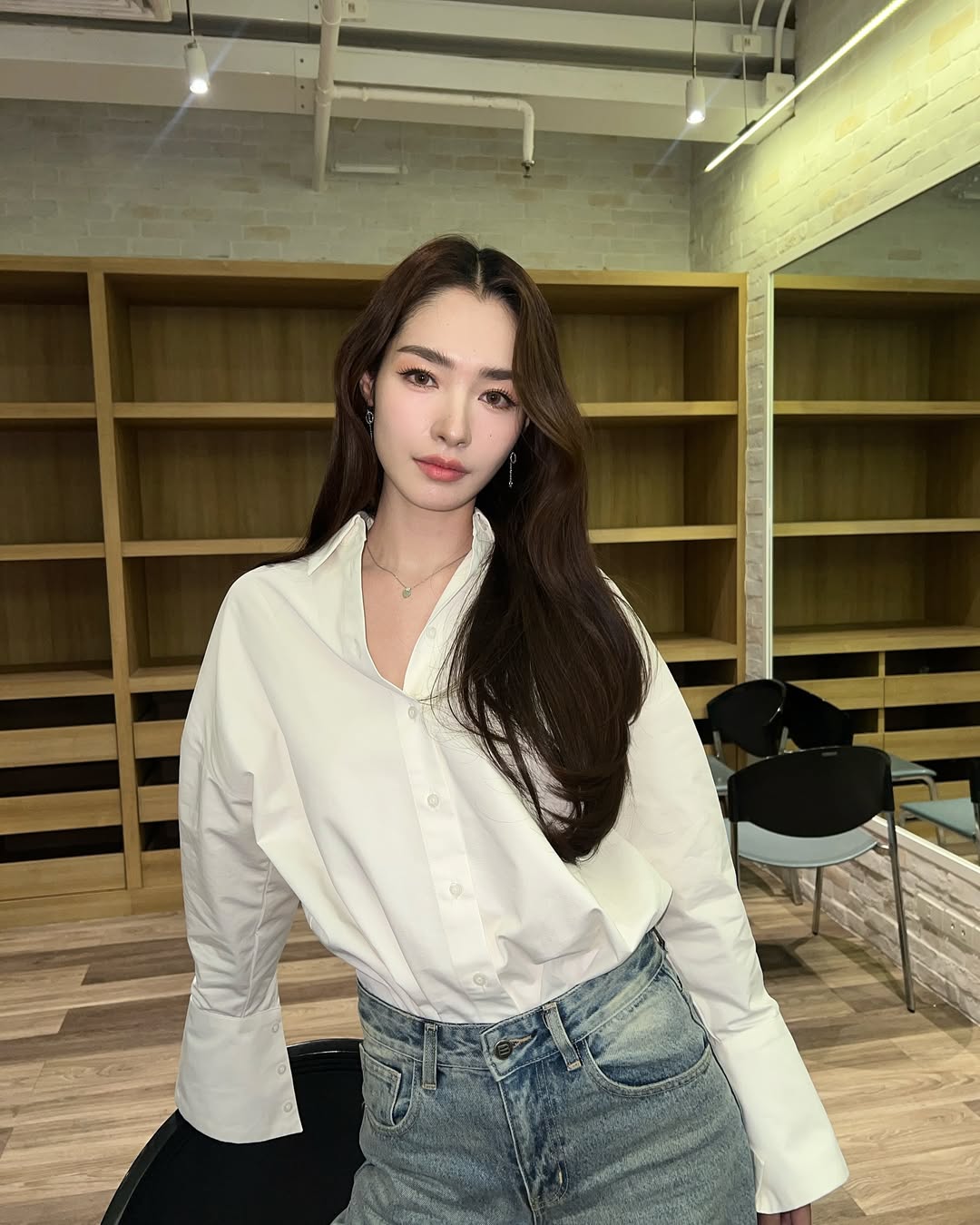 มิ้นท์ - รัญชน์รวี เอื้อกูลวราวัตร