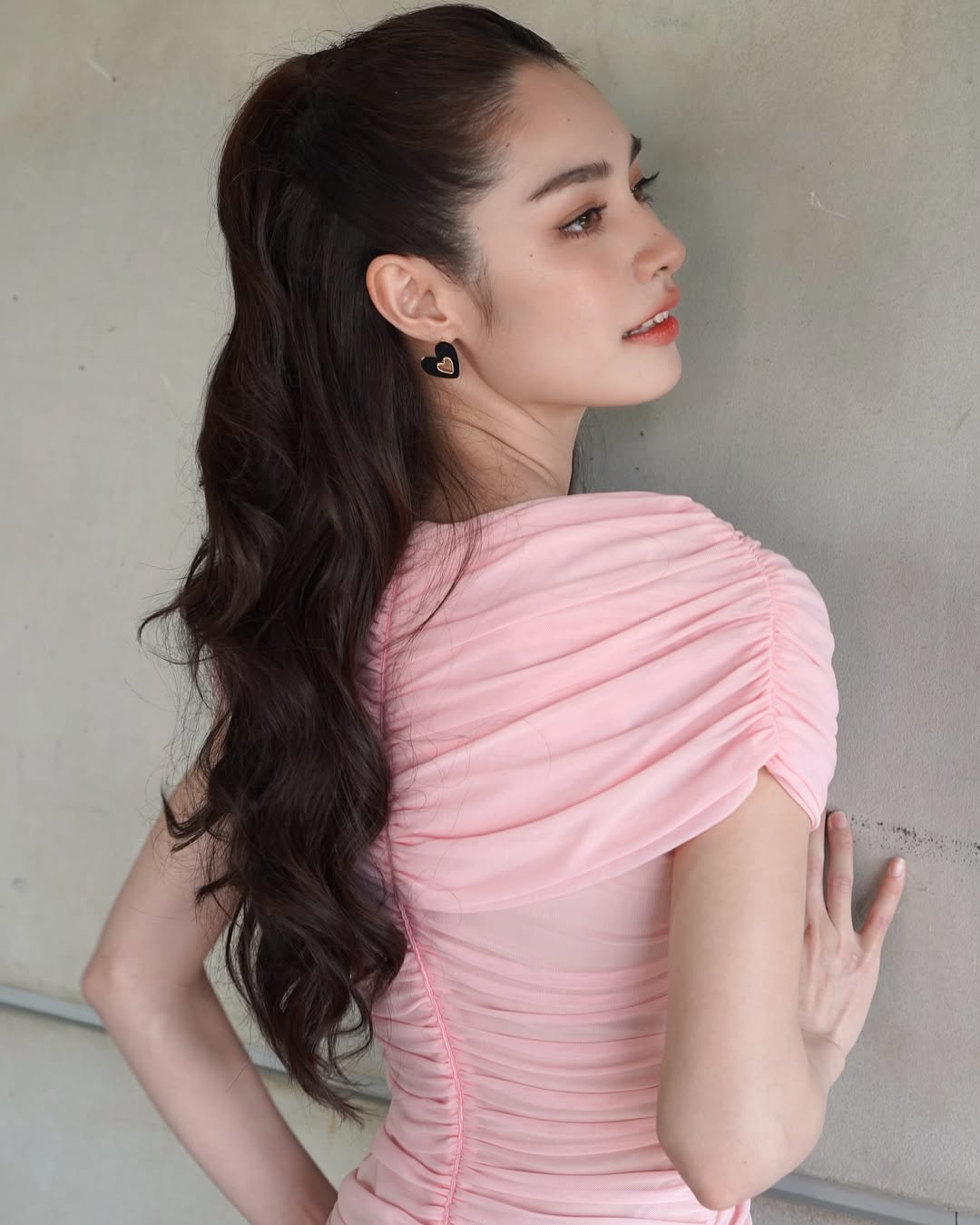 มิ้นท์ - รัญชน์รวี เอื้อกูลวราวัตร