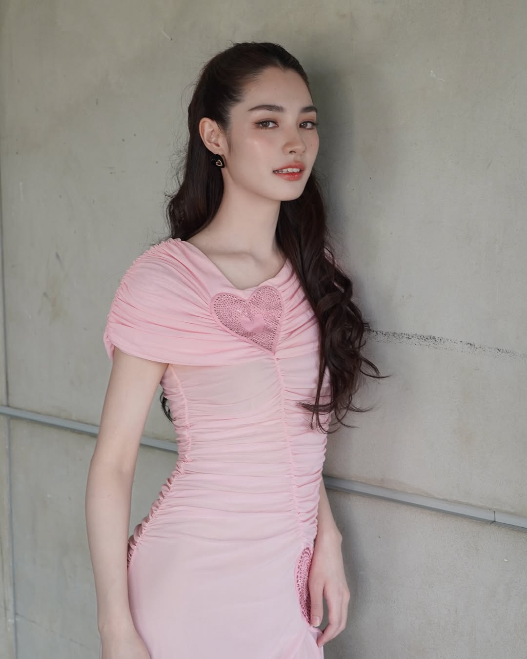 มิ้นท์ - รัญชน์รวี เอื้อกูลวราวัตร