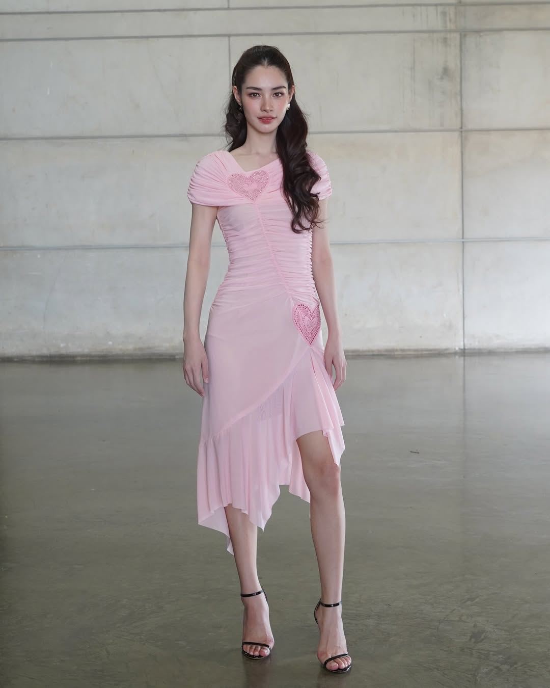 มิ้นท์ - รัญชน์รวี เอื้อกูลวราวัตร