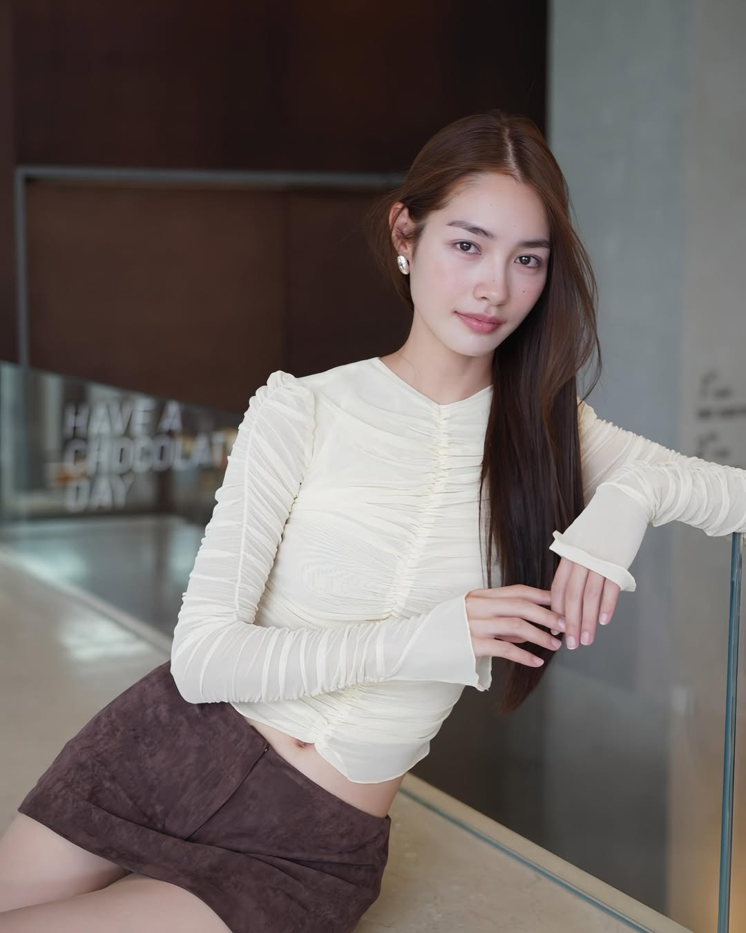 มิ้นท์ - รัญชน์รวี เอื้อกูลวราวัตร